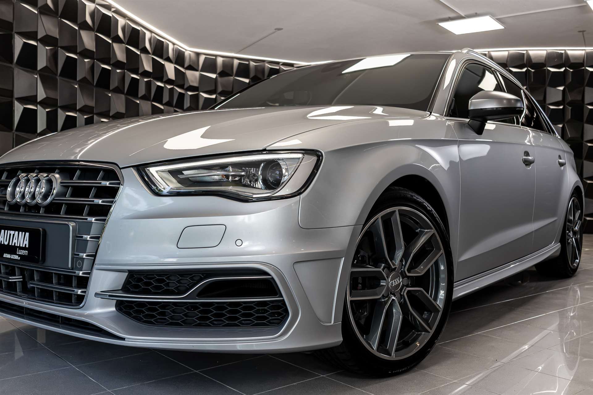 AUDI S3 Sportback 2.0 TFSI quattro S-tronic-image-27