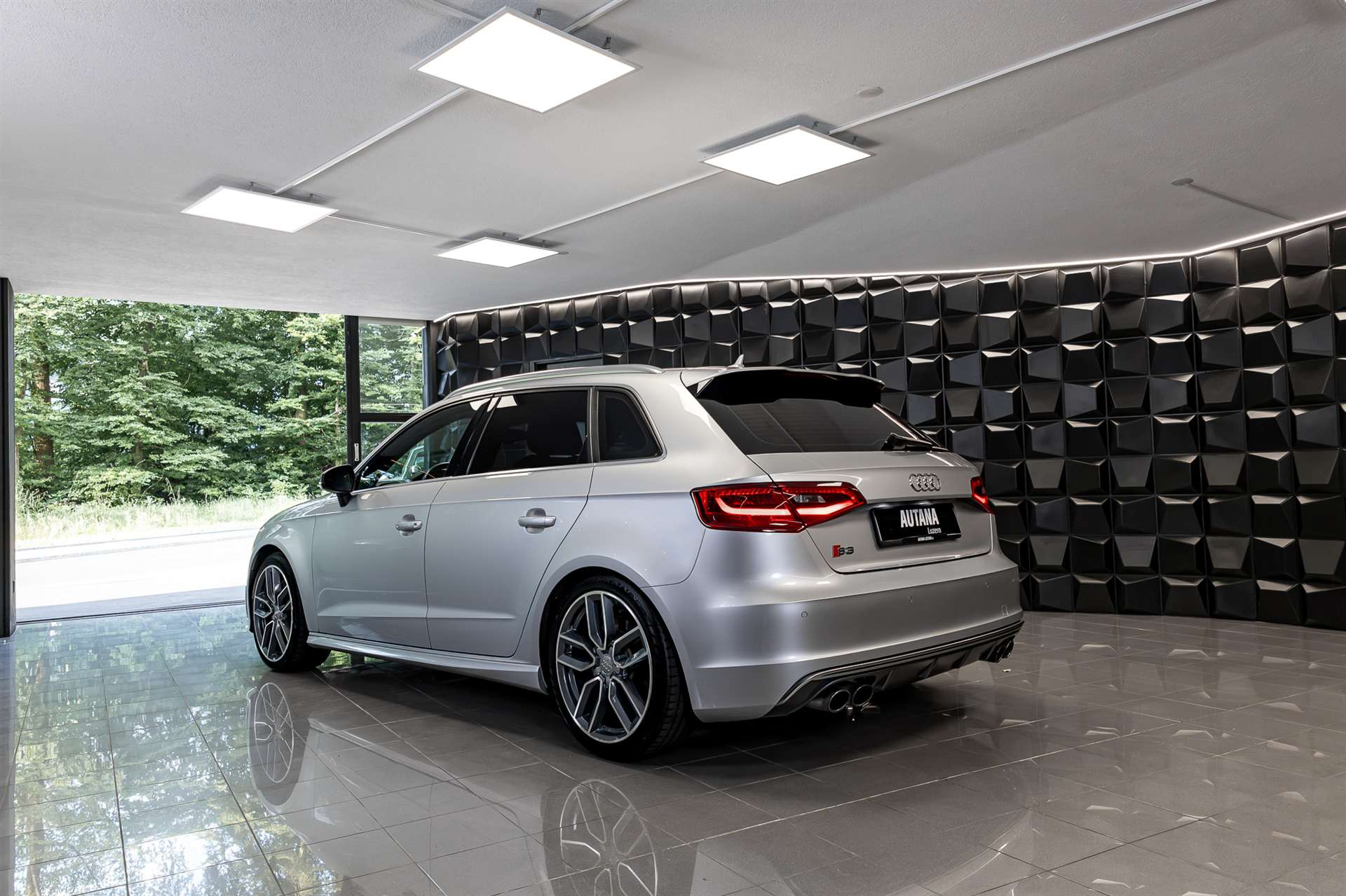 AUDI S3 Sportback 2.0 TFSI quattro S-tronic-image-2