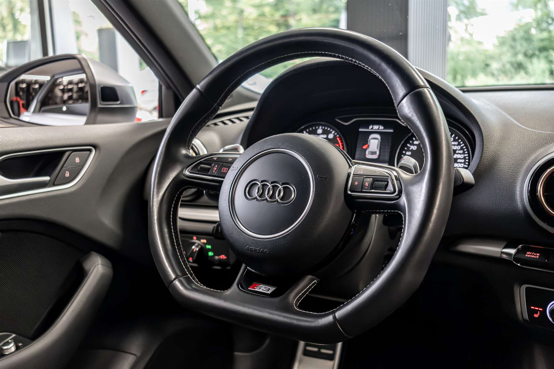 AUDI S3 Sportback 2.0 TFSI quattro S-tronic-image-6