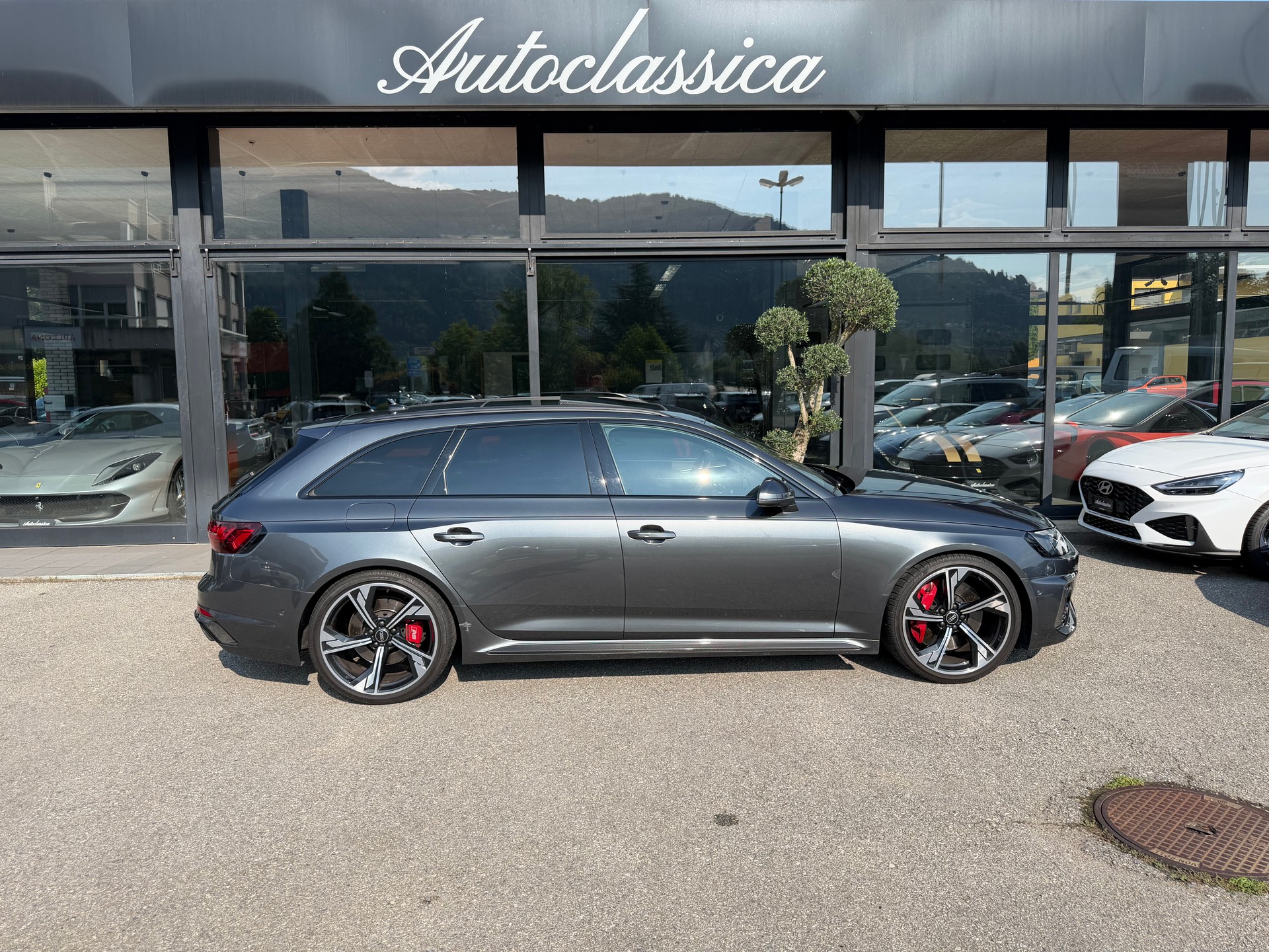 AUDI RS4 Avant quattro tiptronic-image-3