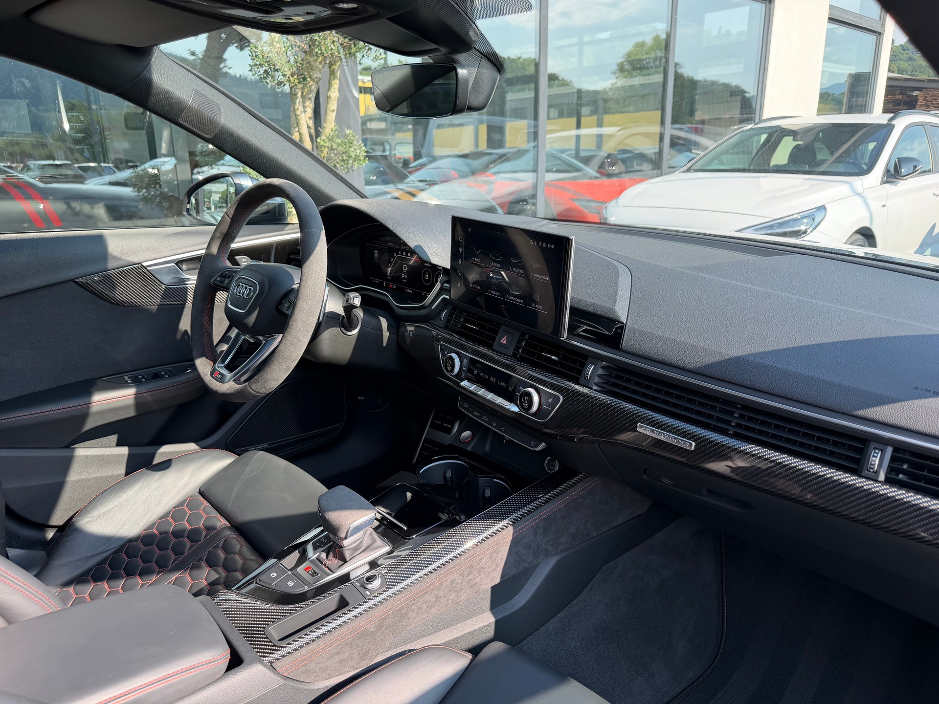 AUDI RS4 Avant quattro tiptronic-image-12