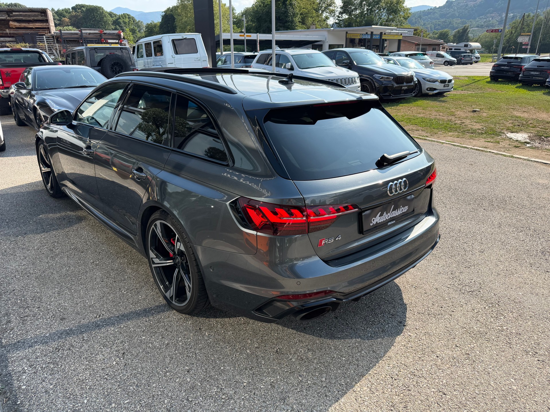 AUDI RS4 Avant quattro tiptronic-image-6