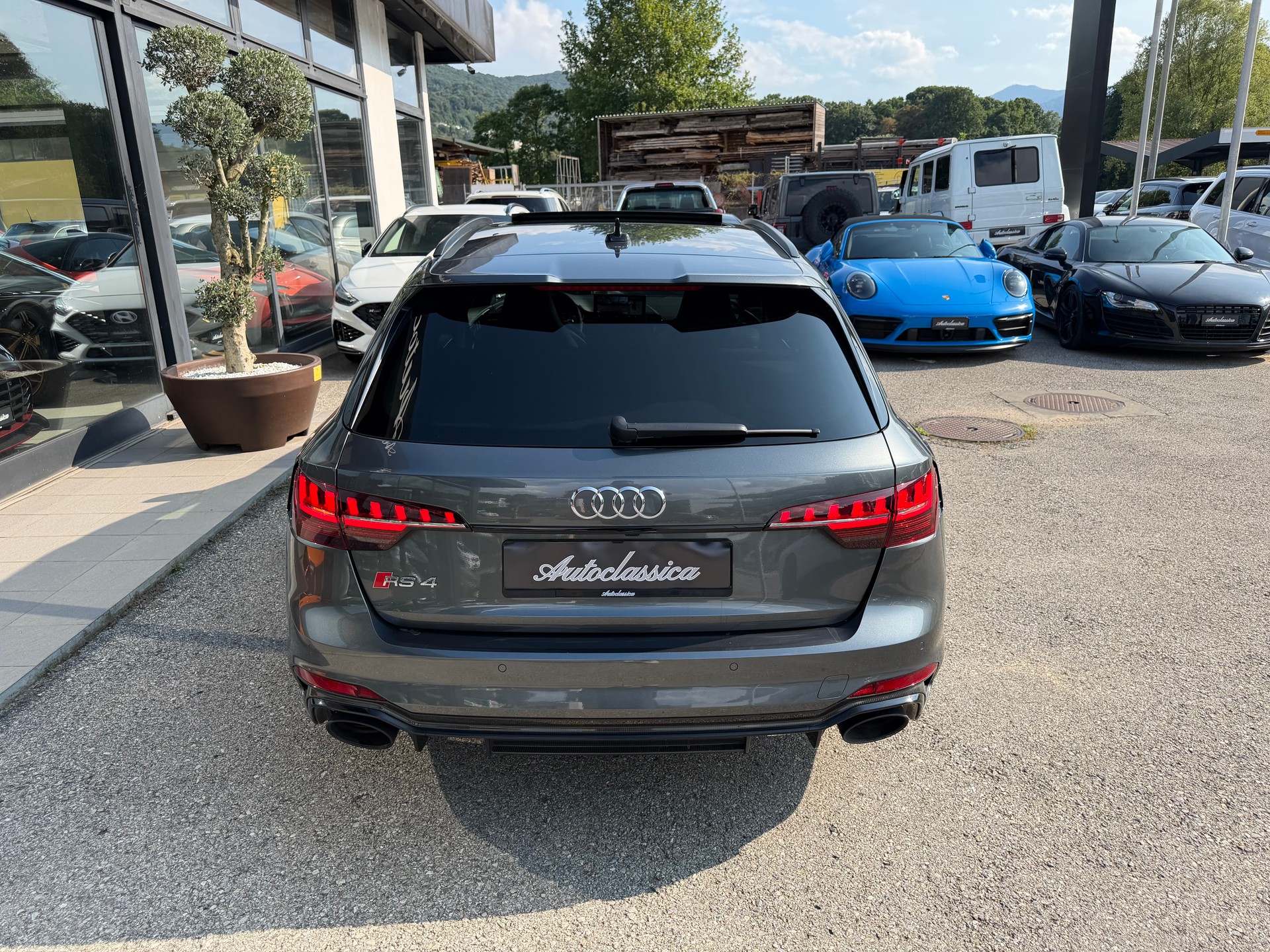 AUDI RS4 Avant quattro tiptronic-image-2