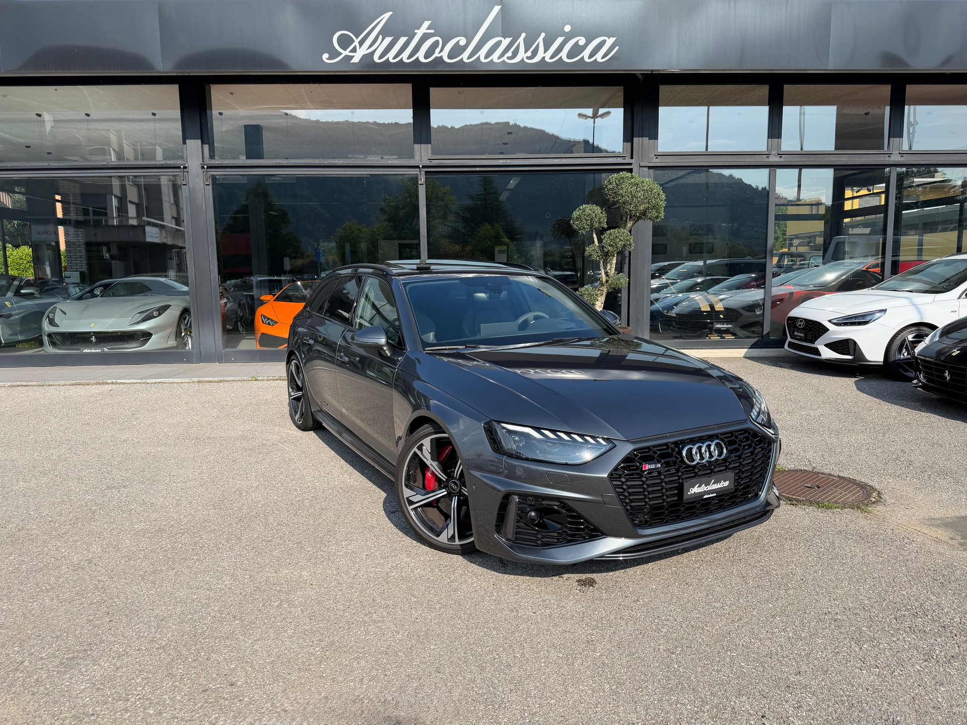 AUDI RS4 Avant quattro tiptronic-image-0