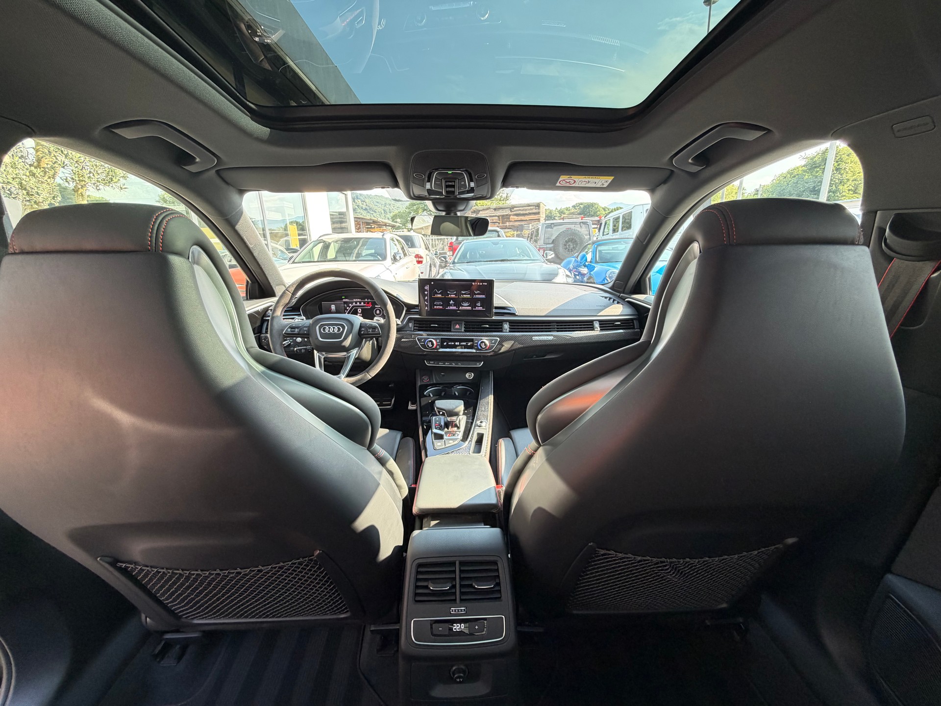 AUDI RS4 Avant quattro tiptronic-image-17