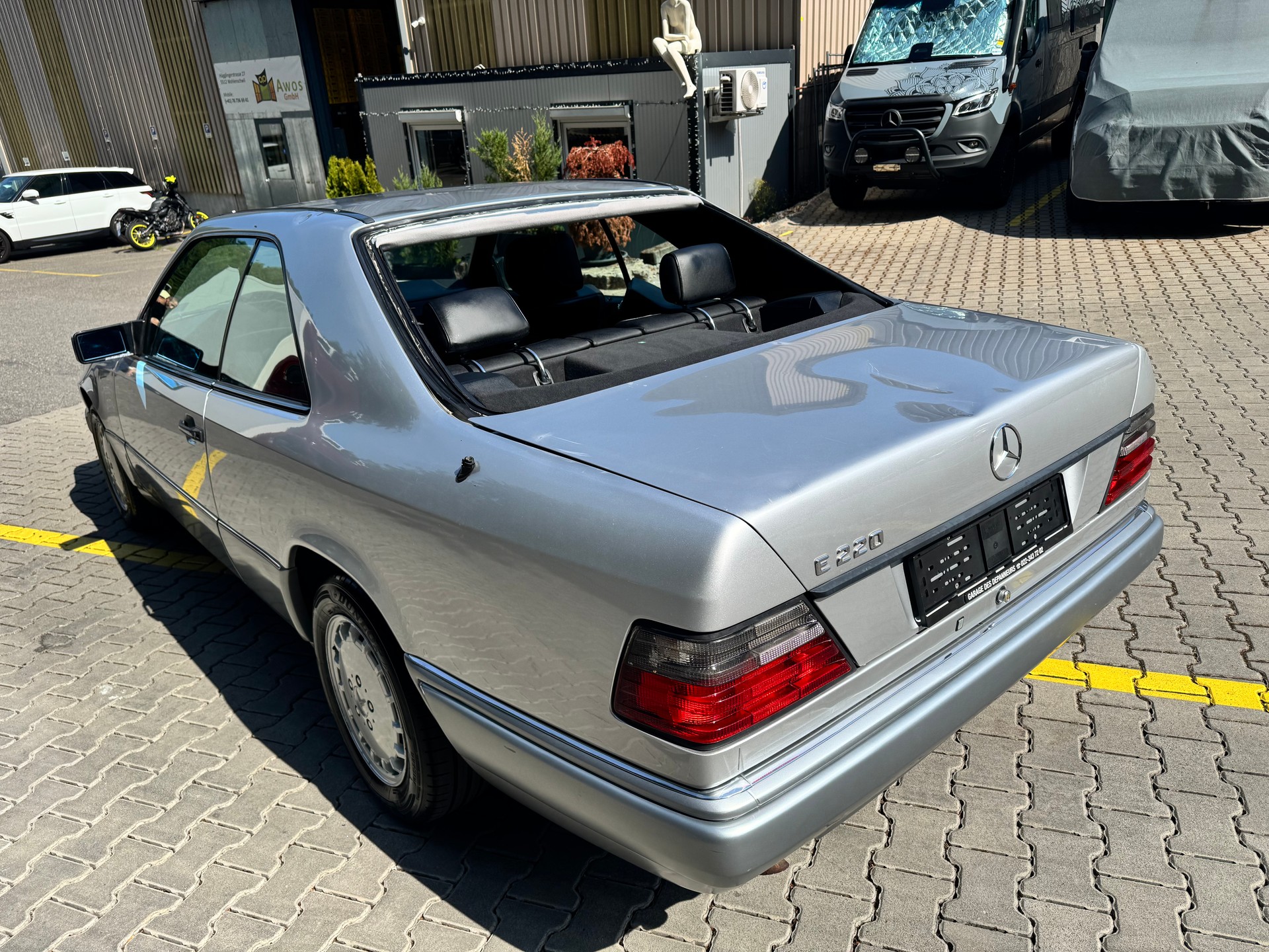 MERCEDES-BENZ E 220-image-3