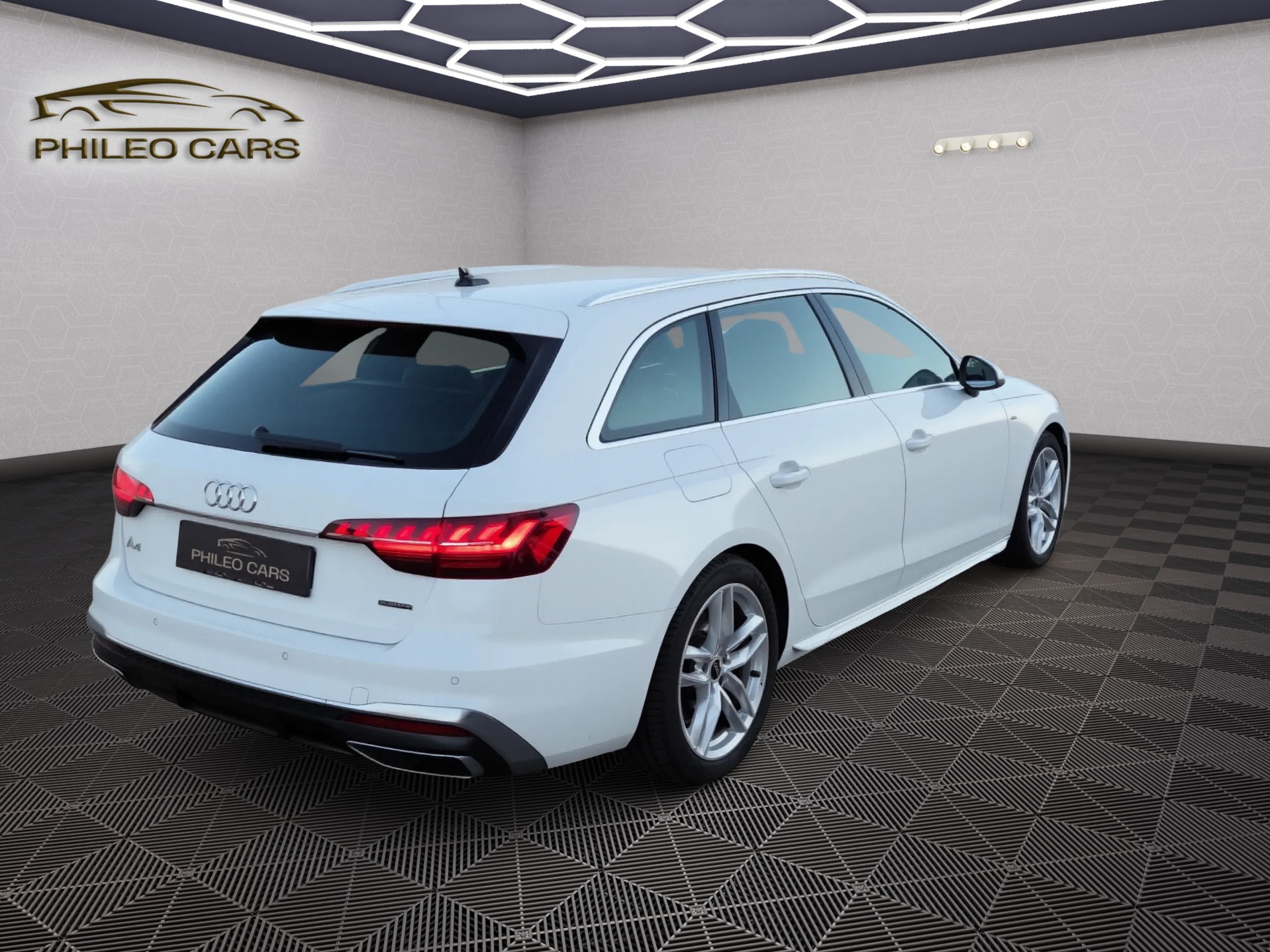 AUDI A4 Avant 40 TFSI S line S-tronic quattro-image-2