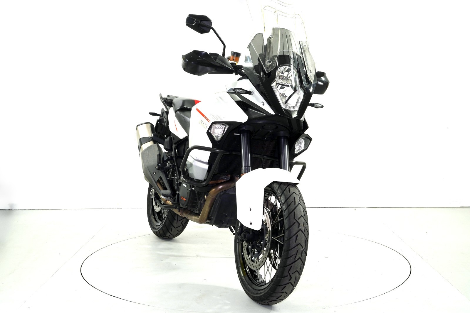 KTM Adventure 1290 Super ABS-showroom-element-1