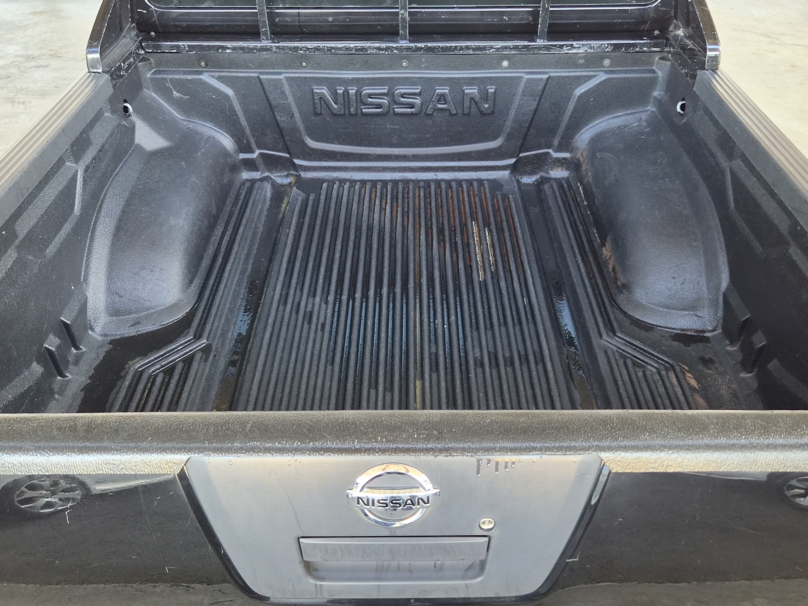 NISSAN Navara 2.5 dCi 144 Double Cab XE-image-9