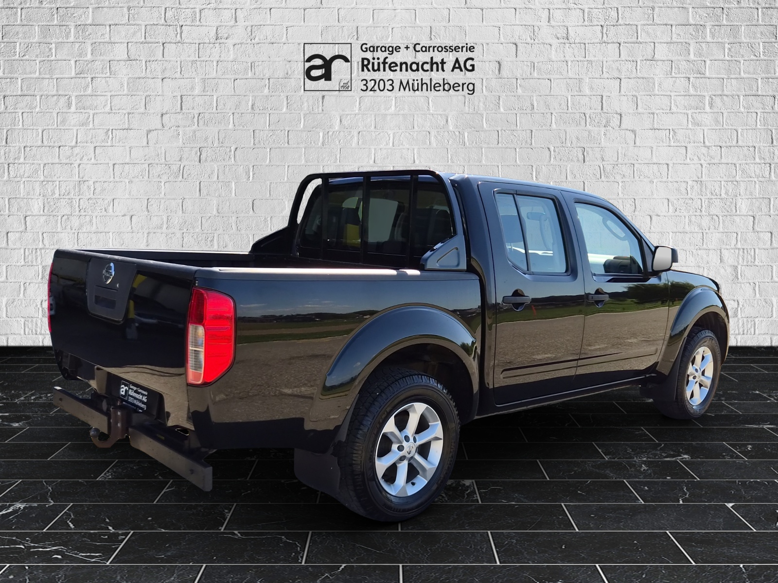NISSAN Navara 2.5 dCi 144 Double Cab XE-image-1
