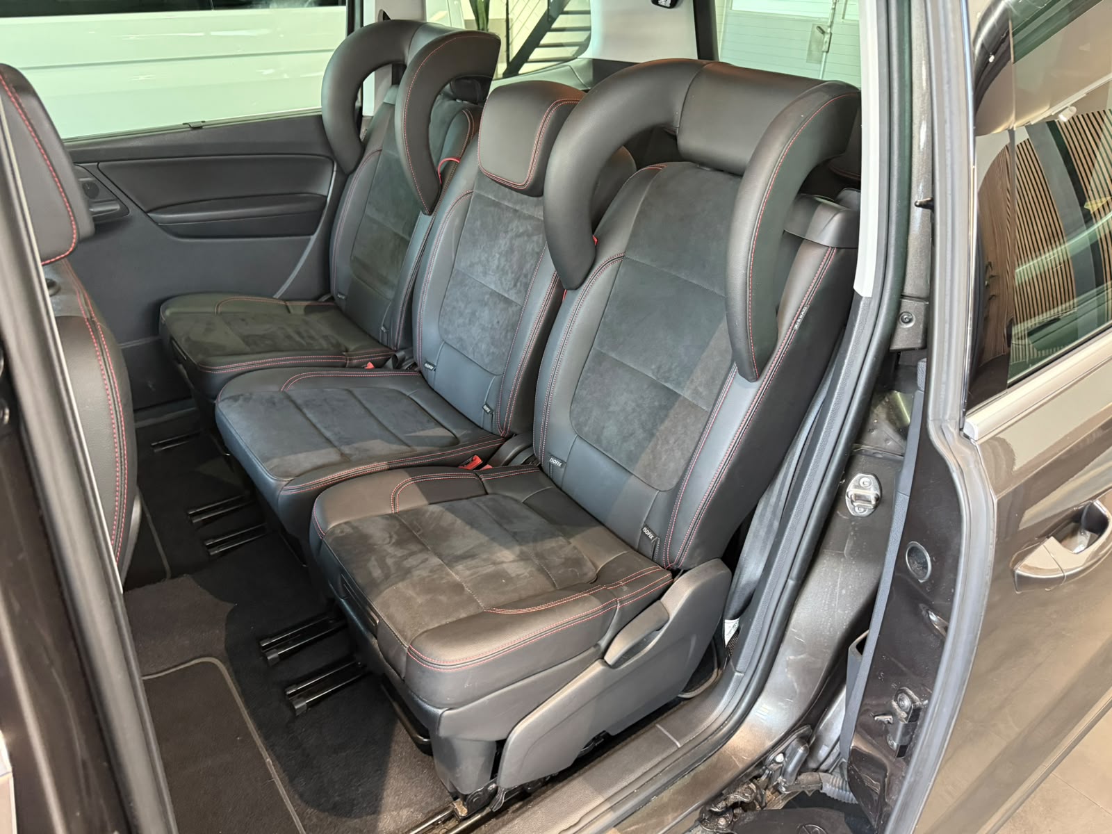 SEAT Alhambra 2.0 TDI FR Line-image-11