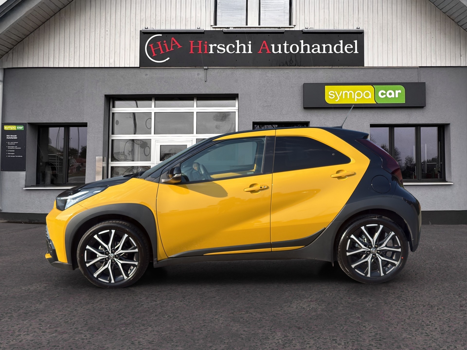 TOYOTA Aygo X 1.5 VVT-i HSD GR Sport-image-4