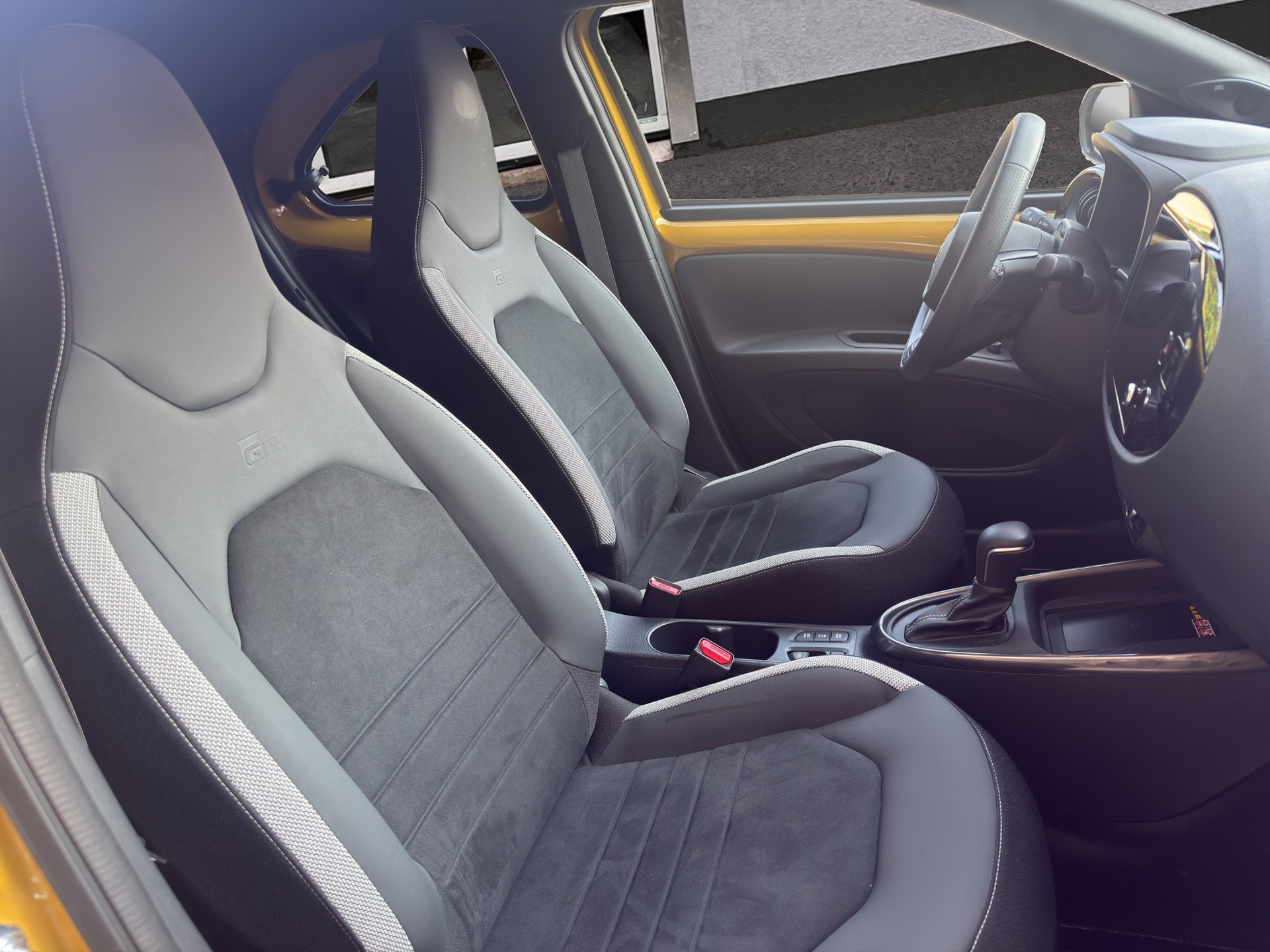 TOYOTA Aygo X 1.5 VVT-i HSD GR Sport-image-16