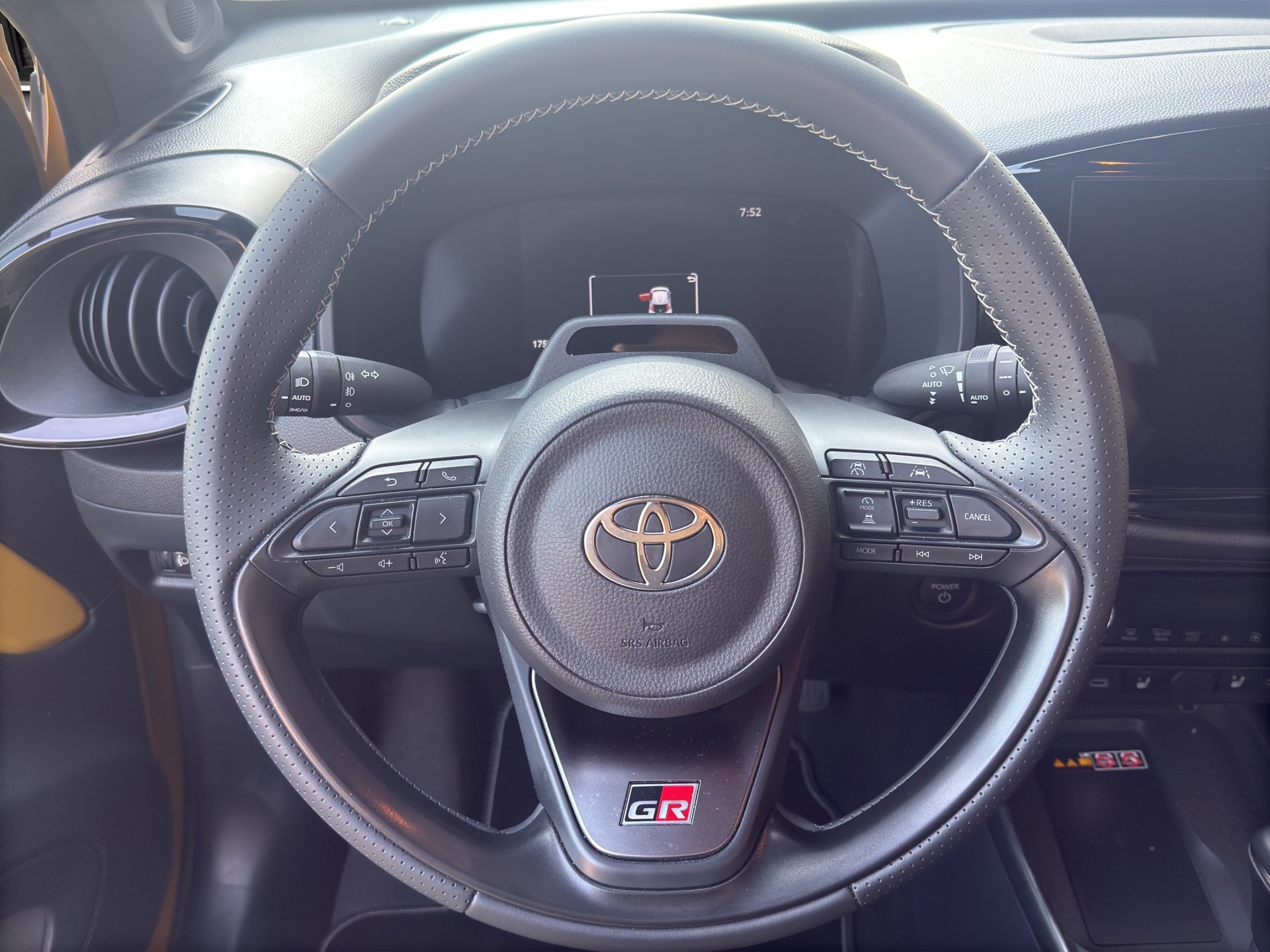 TOYOTA Aygo X 1.5 VVT-i HSD GR Sport-image-12