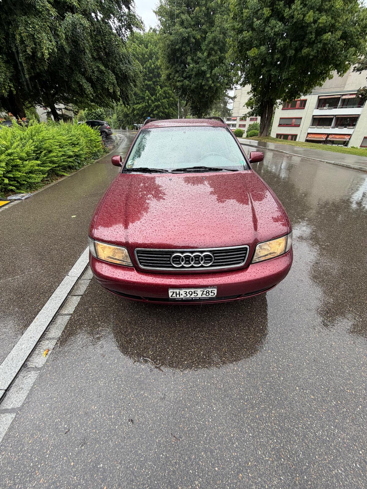 AUDI A4 Avant 1.8-image-0