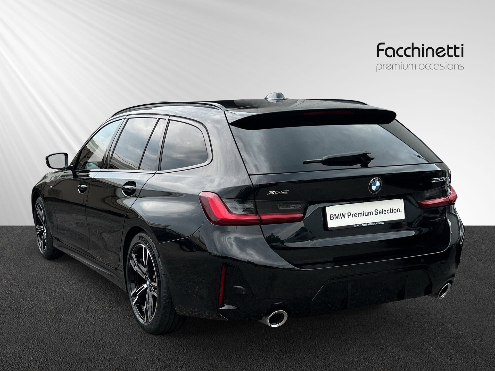 BMW 320d xDrive 48V Touring Steptronic M Sport-image-2