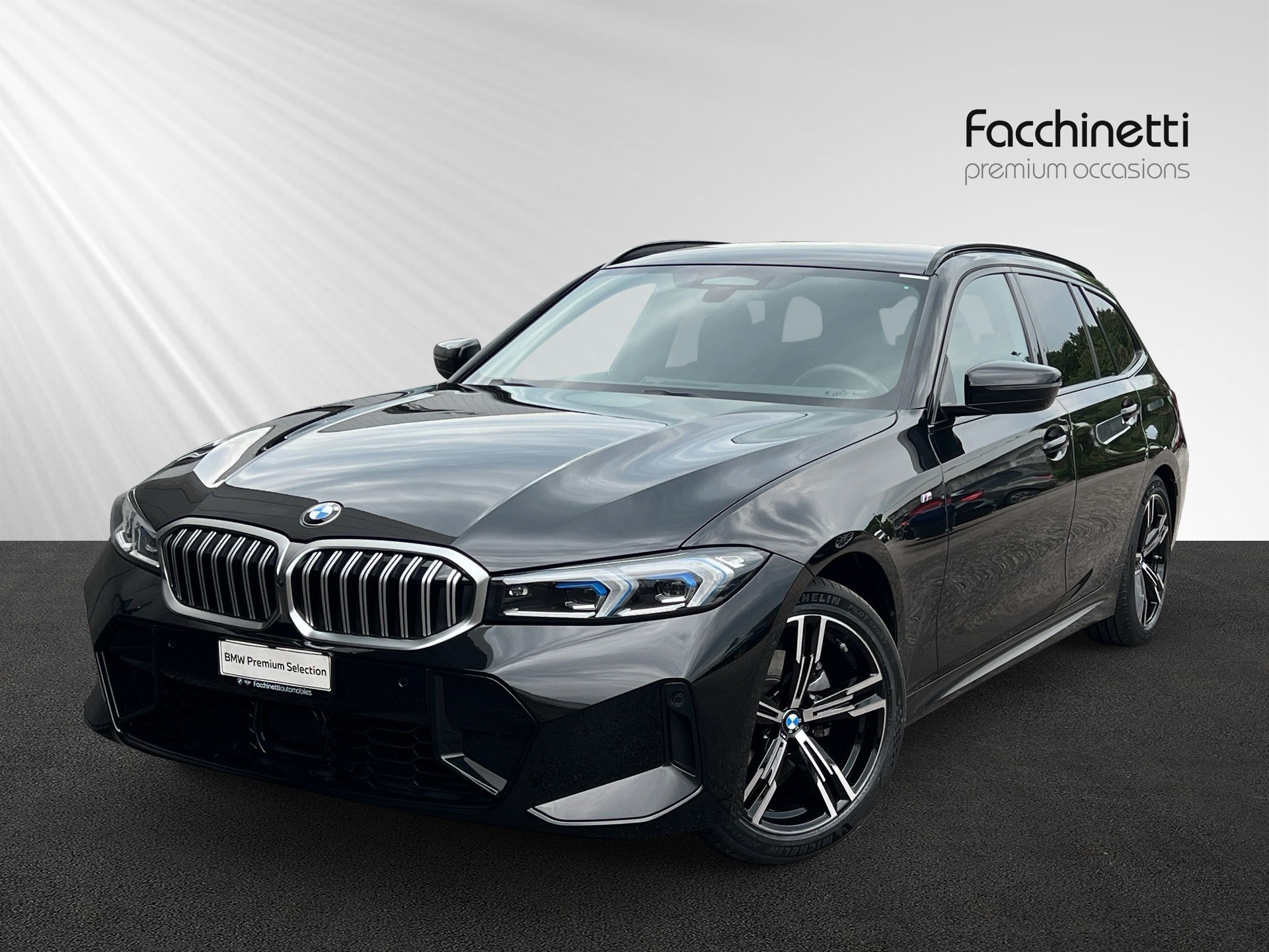 BMW 320d xDrive 48V Touring Steptronic M Sport-image-0