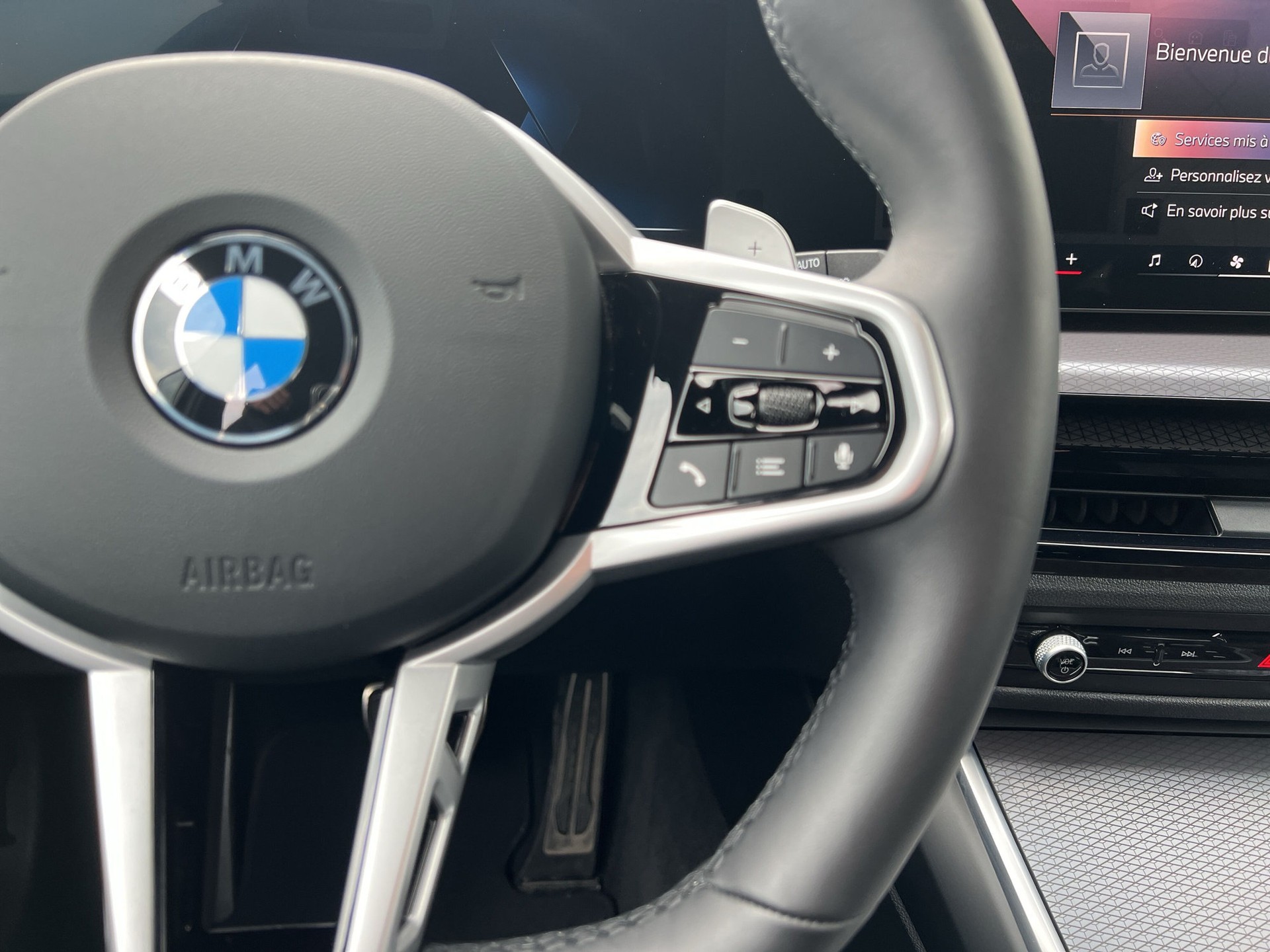 BMW 320d xDrive 48V Touring Steptronic M Sport-image-15