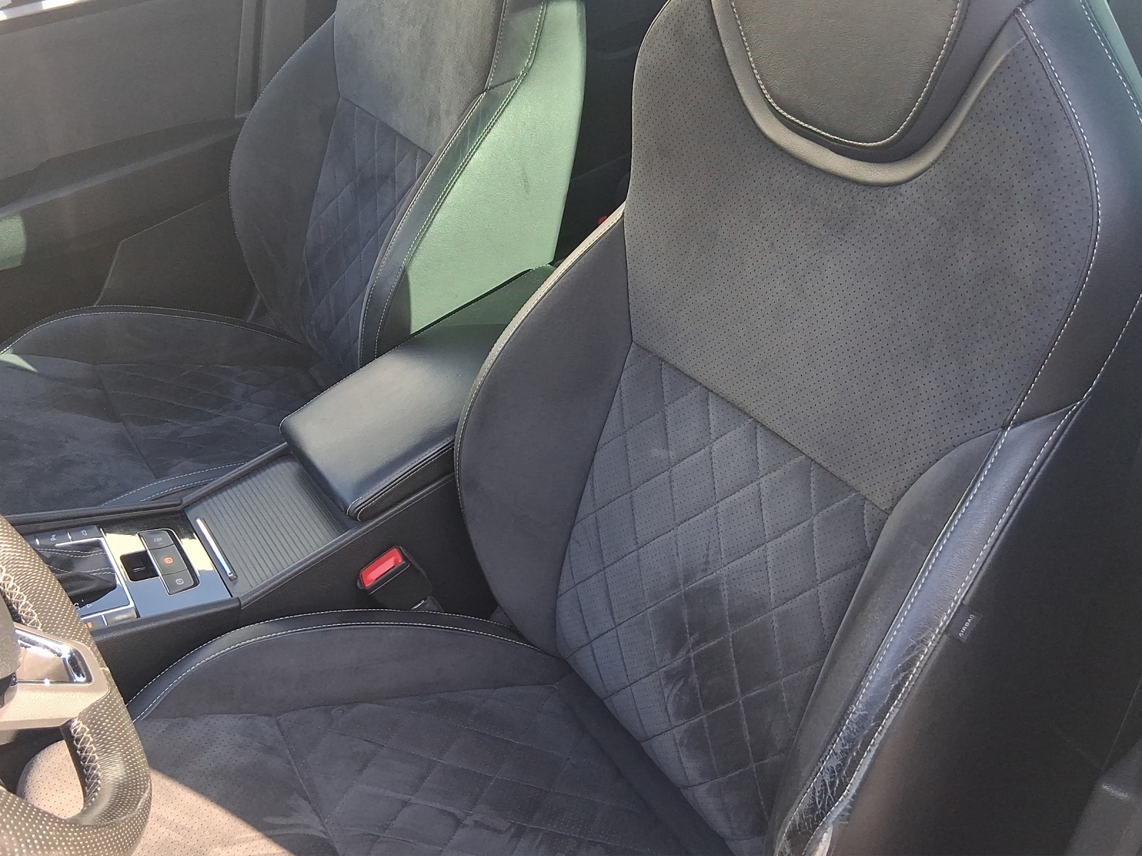 SKODA Superb Combi 2.0 TDi SportLine+ 4x4 DSG-image-8