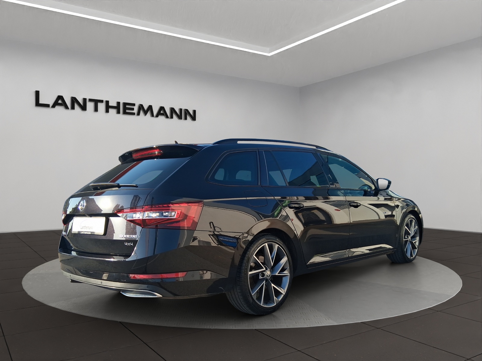 SKODA Superb Combi 2.0 TDi SportLine+ 4x4 DSG-image-4