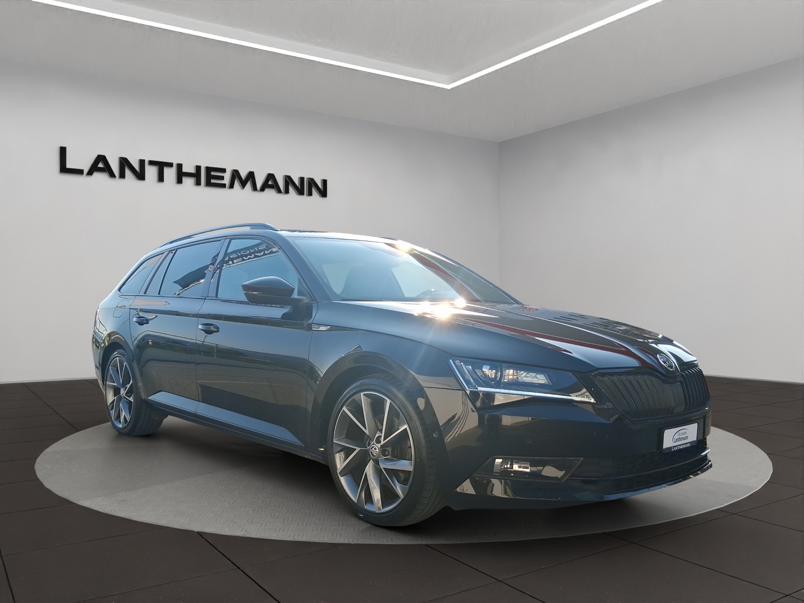 SKODA Superb Combi 2.0 TDi SportLine+ 4x4 DSG-image-5