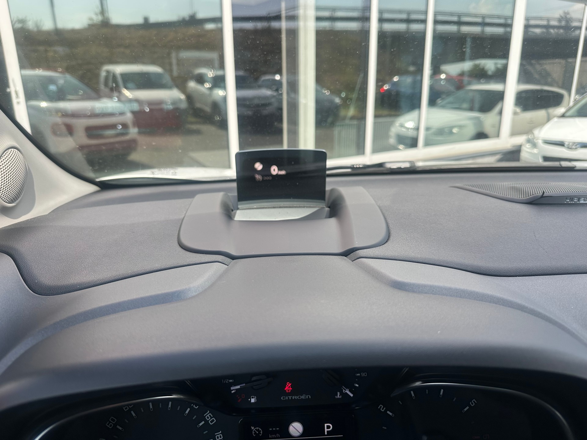 CITROEN C3 Aircross 1.2i PureTech Shine EAT-image-9