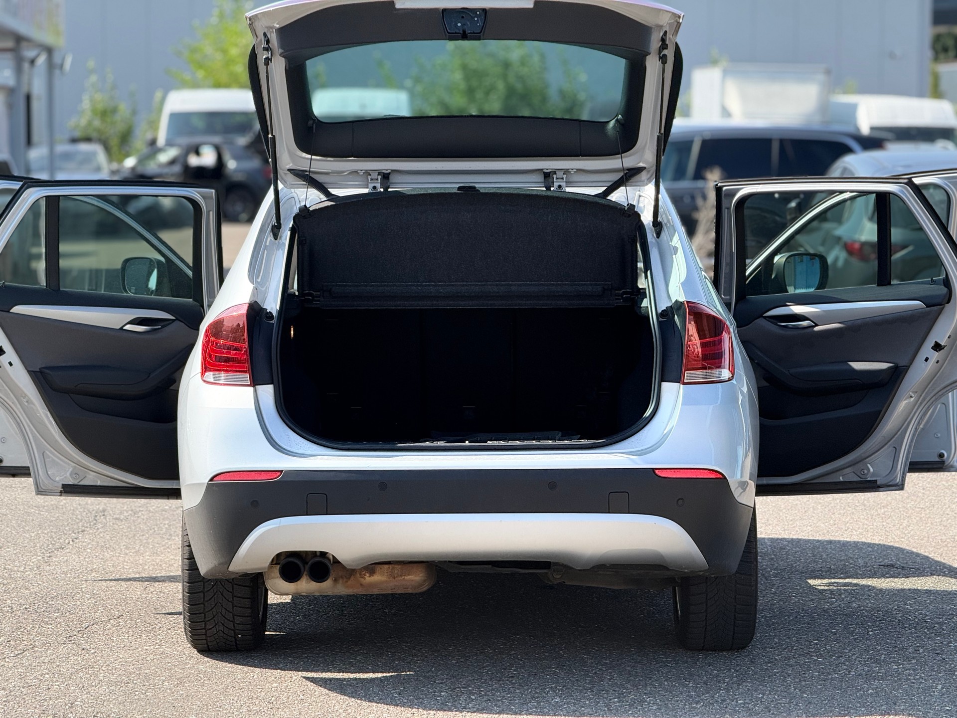 BMW X1 xDrive 20i Steptronic-image-9