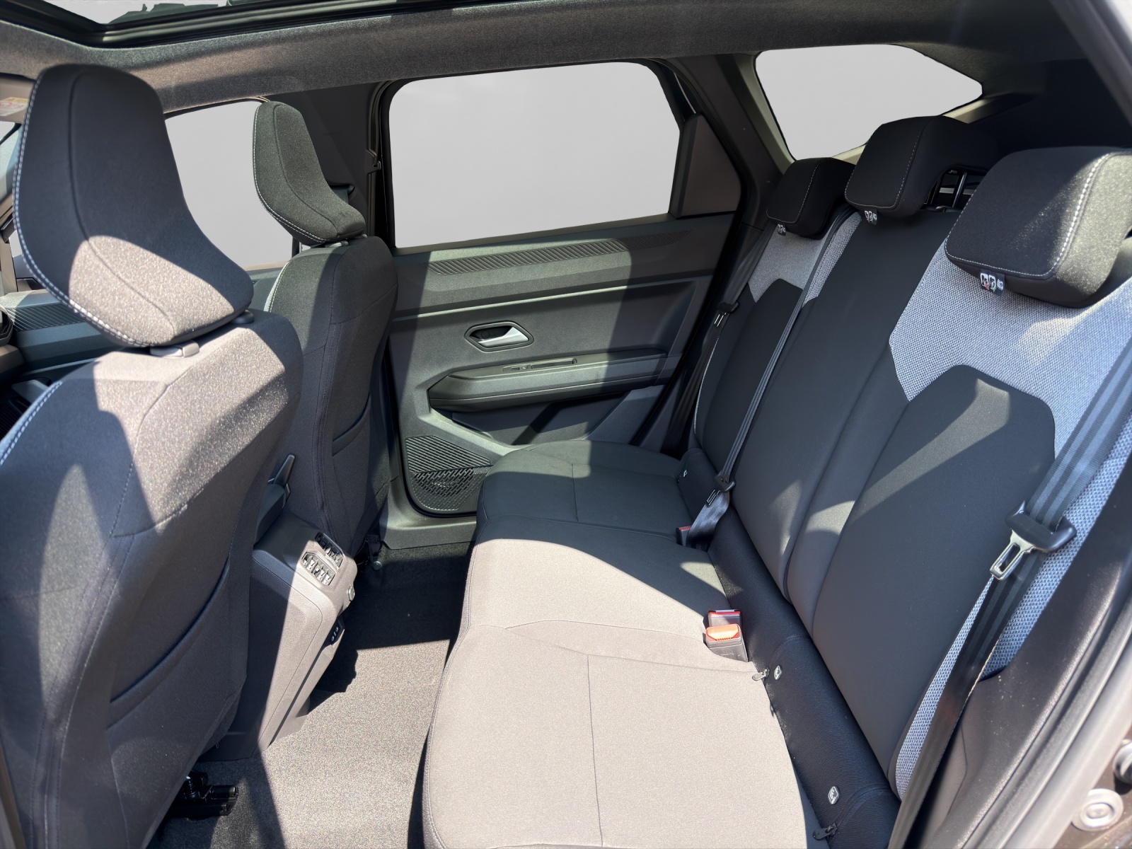 DACIA Bigster 1.2 Hybrid Journey 4WD-image-9