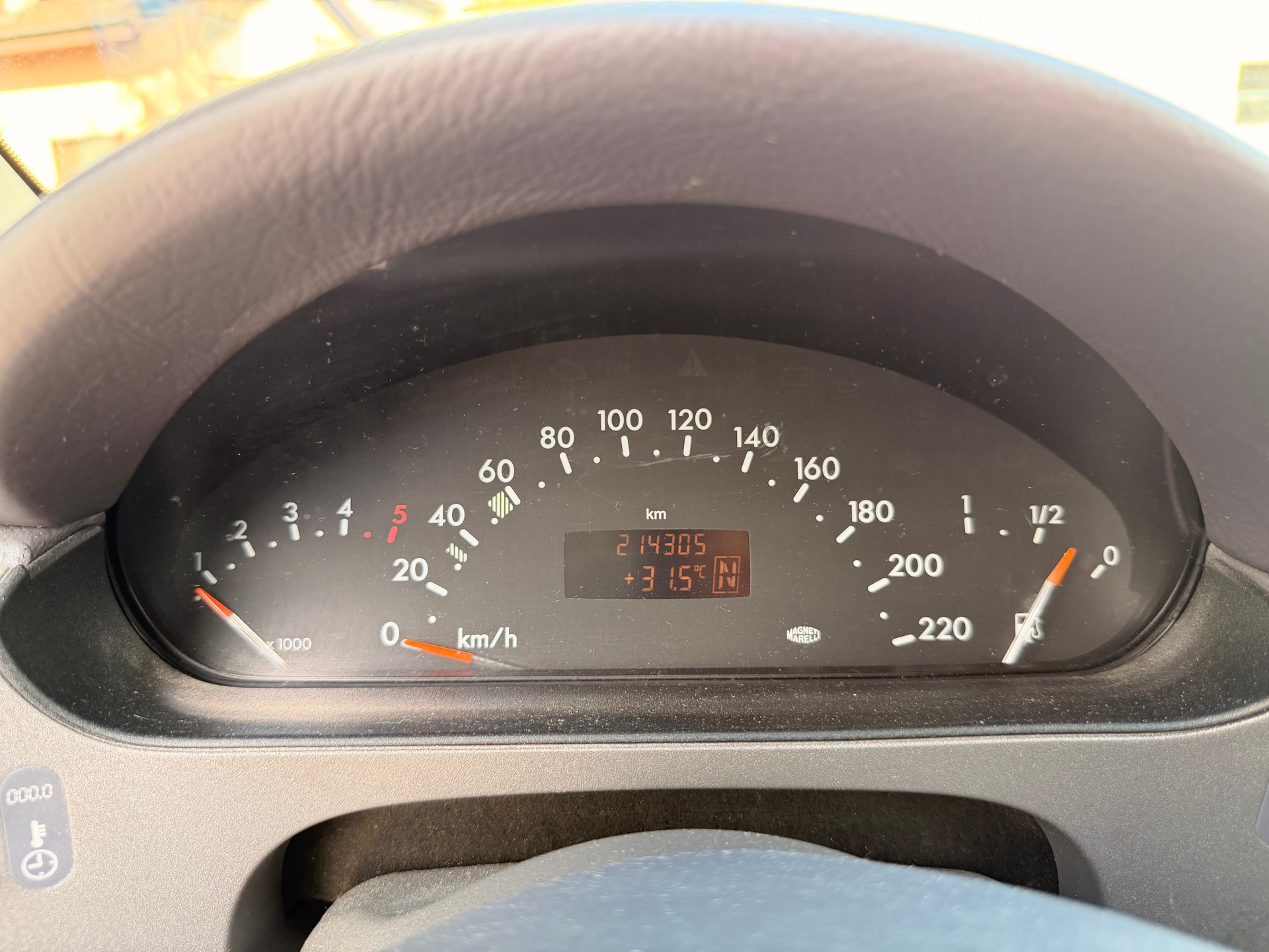 MERCEDES-BENZ A 170 CDI Elégance-image-12