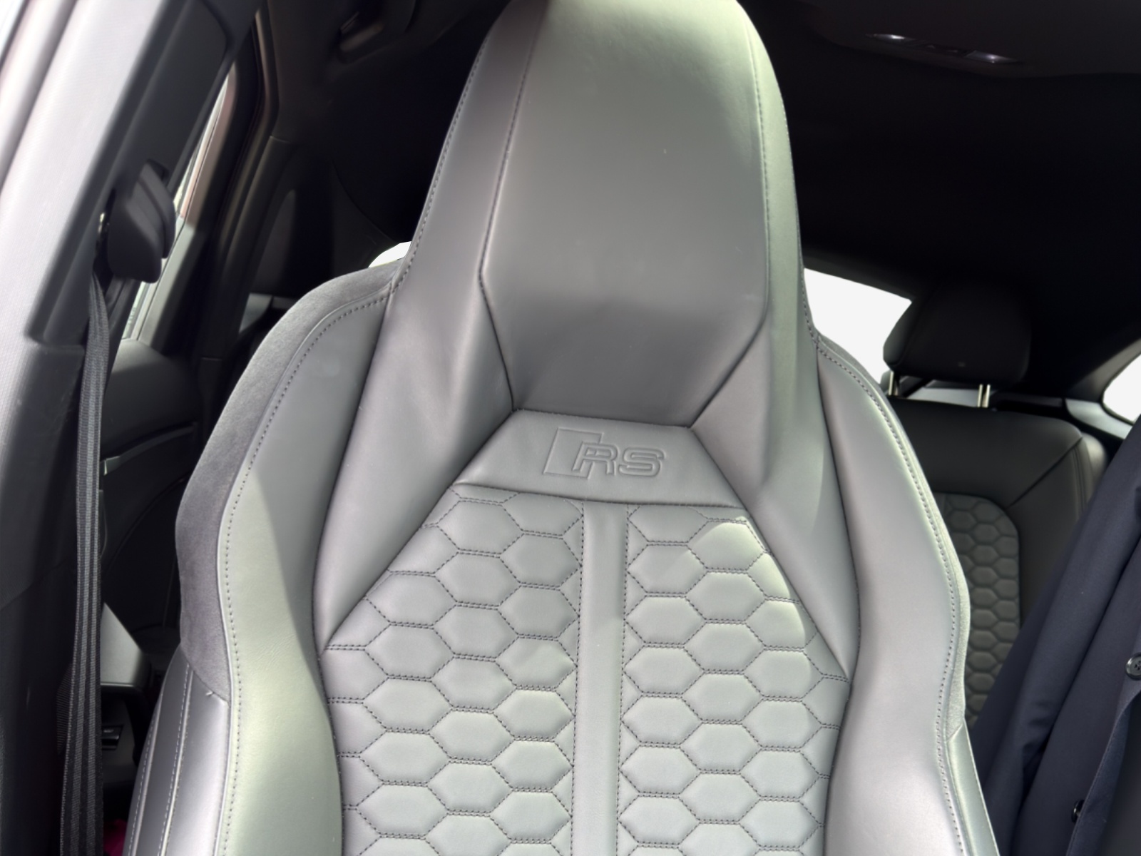 AUDI RS Q3 Sportback quattro S tronic-image-14