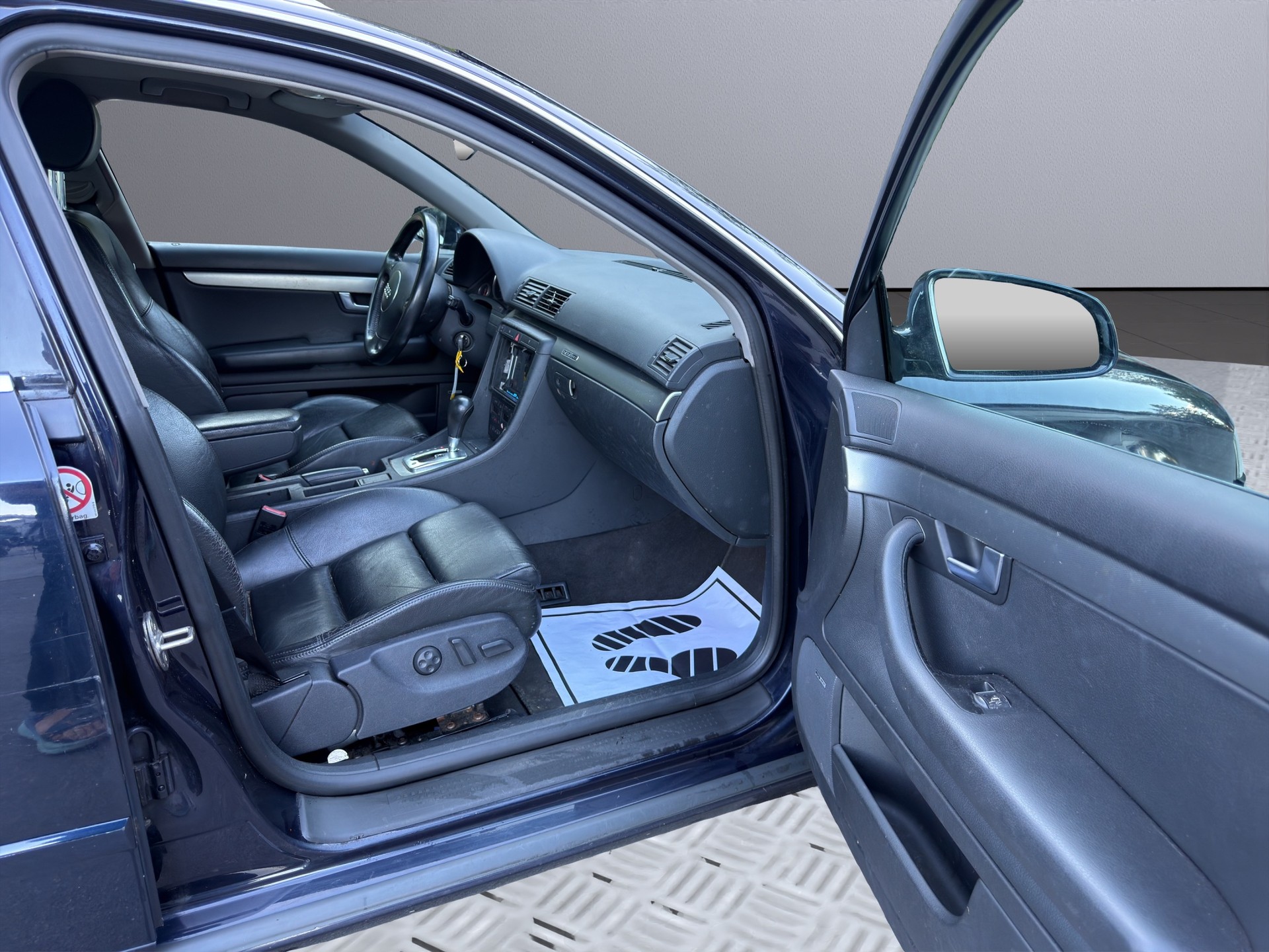 AUDI A4 Avant 3.0 V6 quattro-image-10