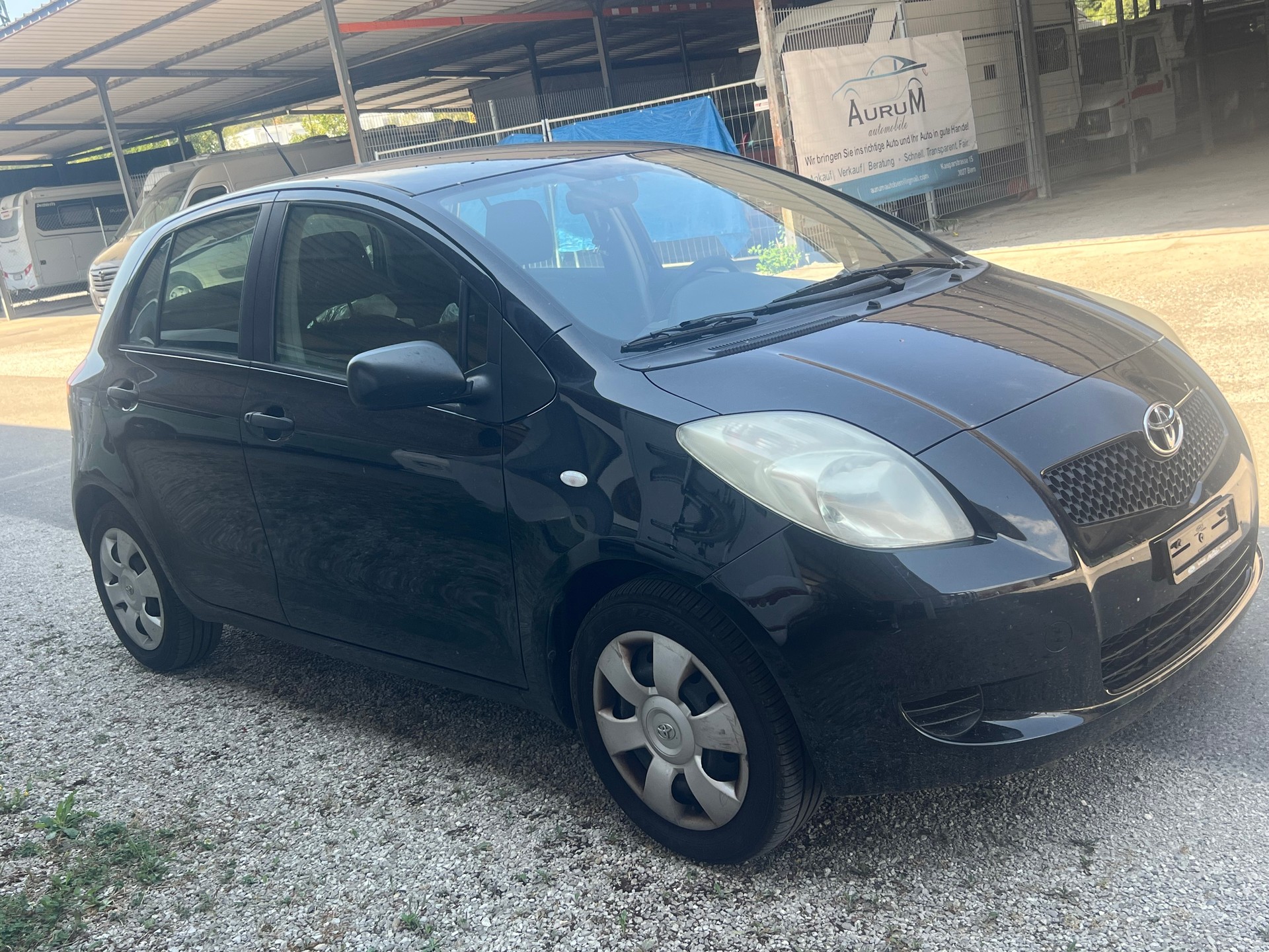 TOYOTA Yaris 1.3 Linea Luna-image-3