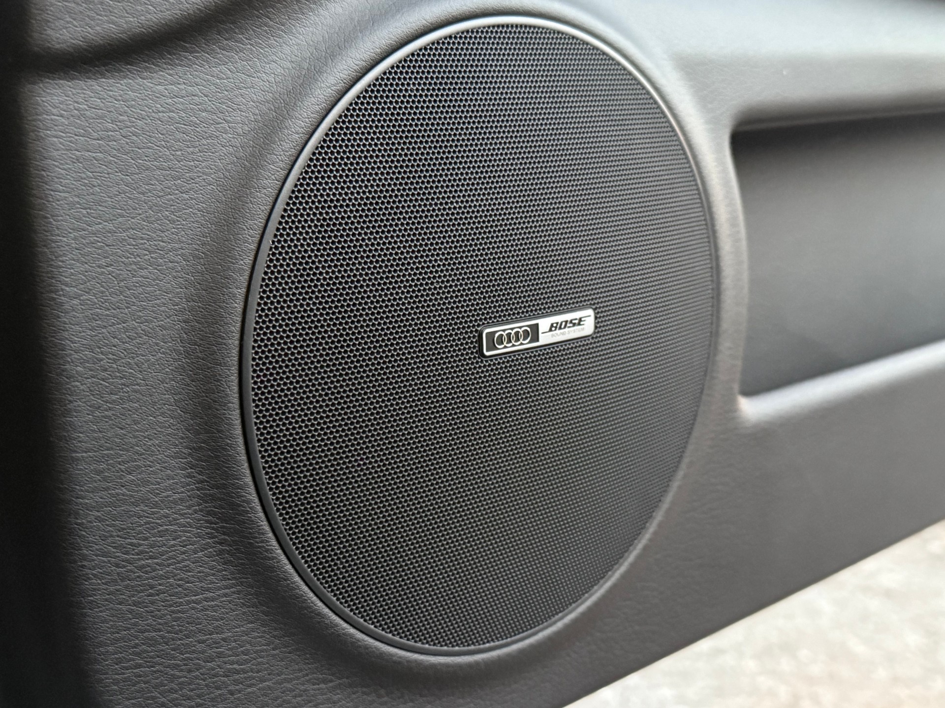 AUDI S4 Cabriolet 4.2 V8 quattro Tiptronic / Frisch ab MFK / BBS / H&R / Nappa Leder / BOSE Sound / Windschott-image-12