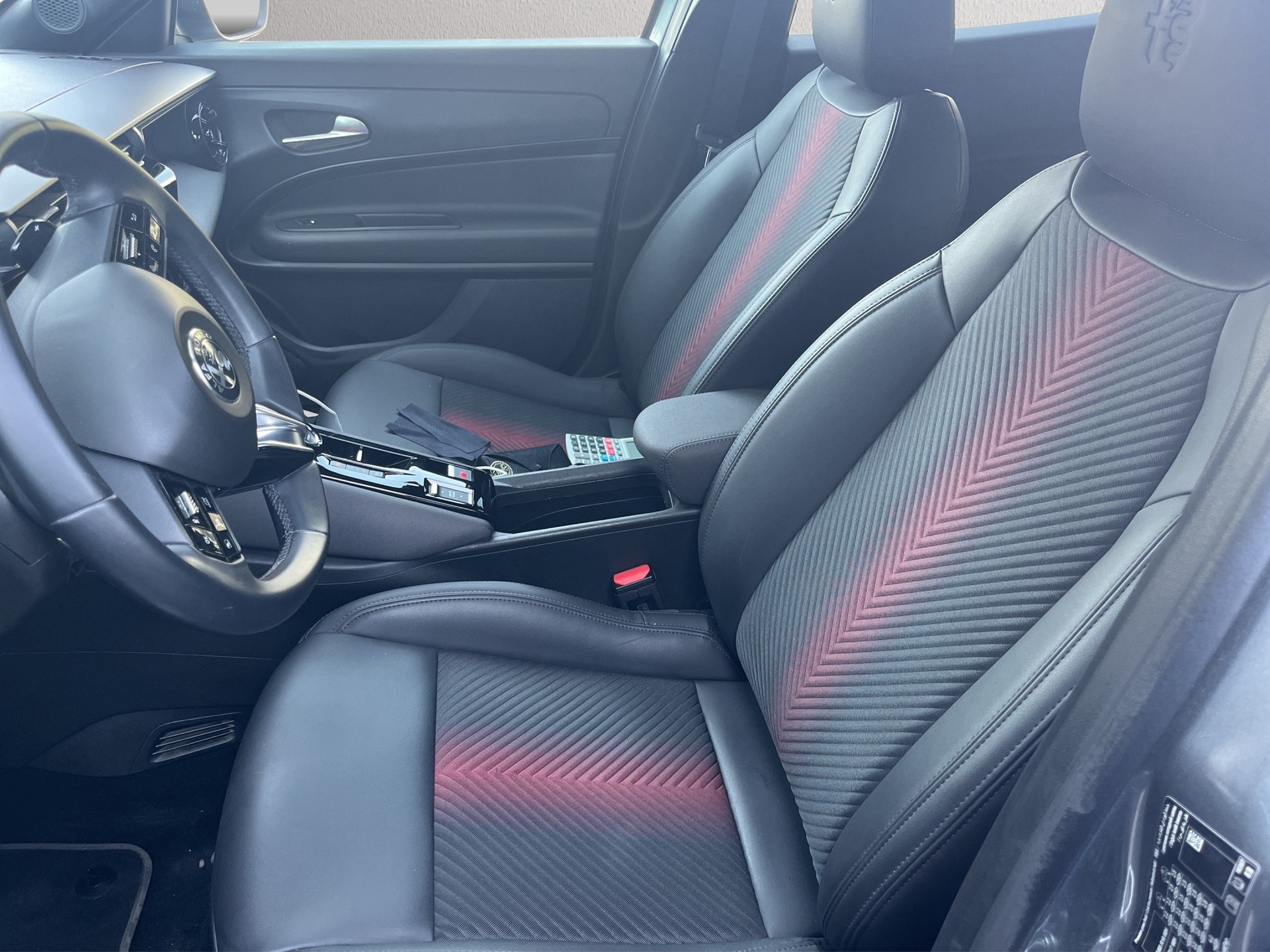 ALFA ROMEO Junior 1.2 48V Hybrid Junior-showroom-element-3
