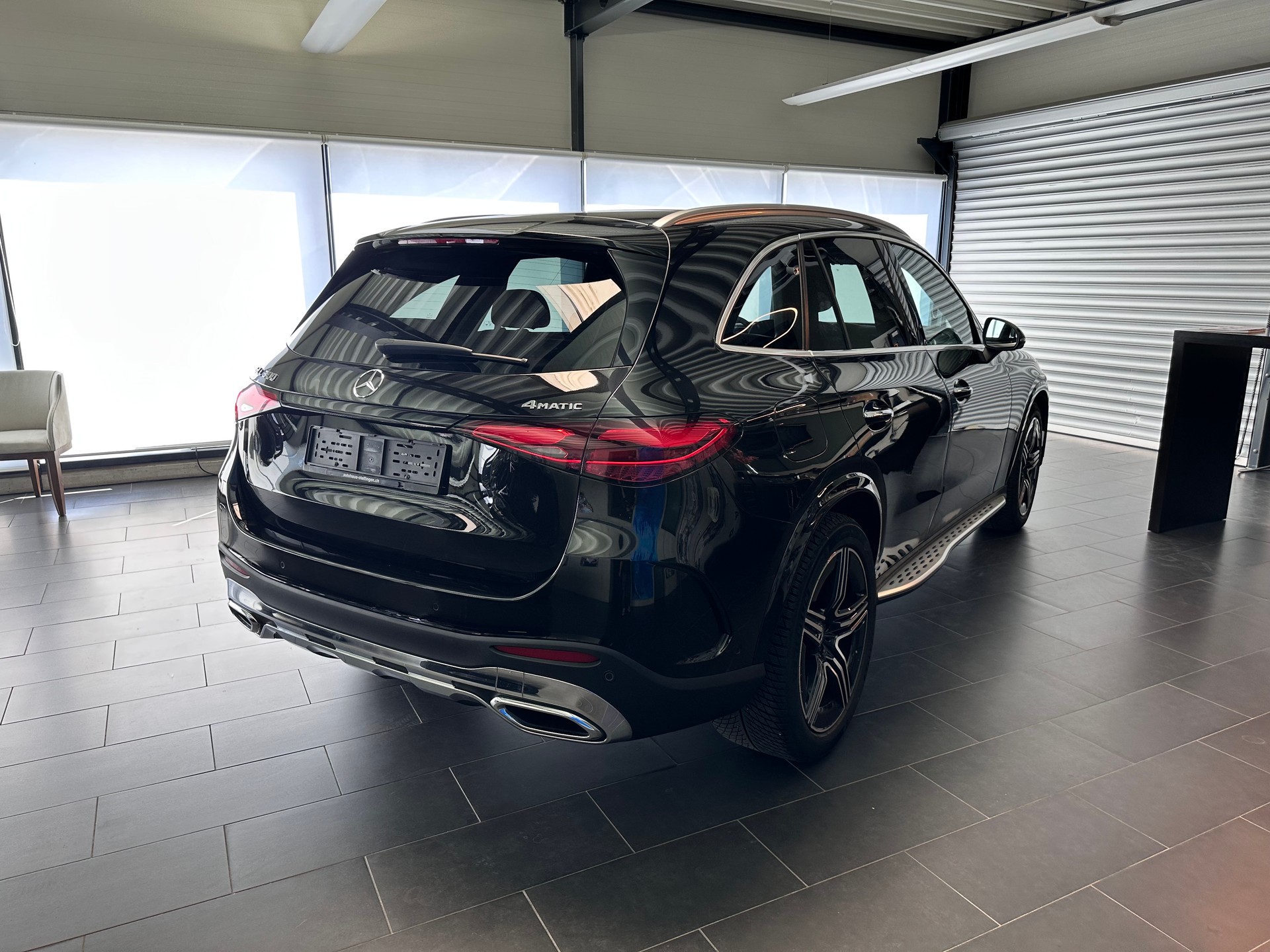 MERCEDES-BENZ GLC 300 AMG Line 4matic-image-15