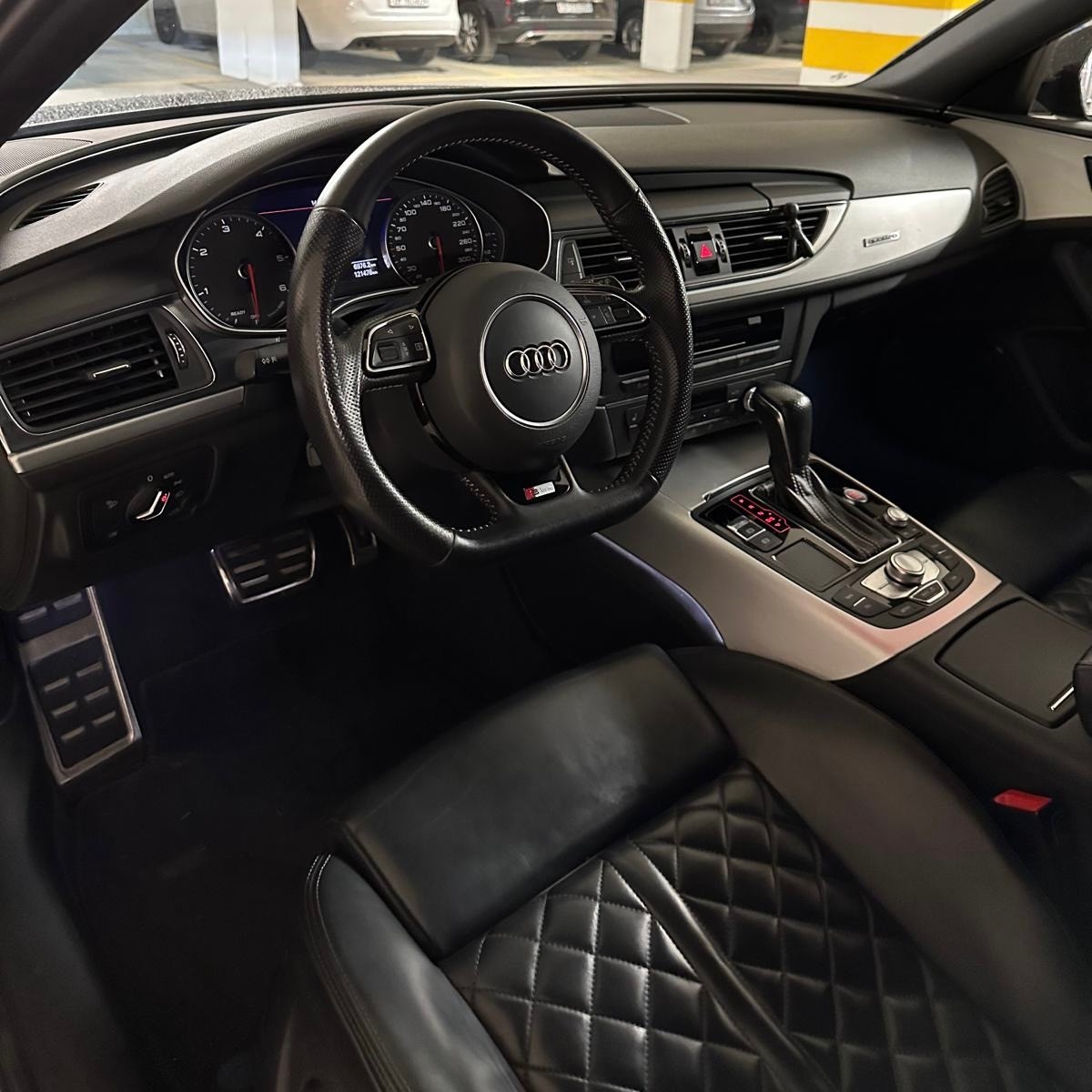 AUDI 3.0 V6 TDI Competition quattro-image-4