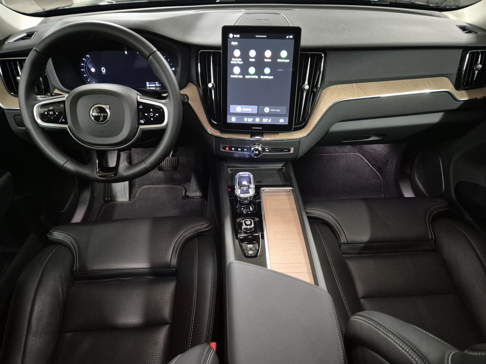 VOLVO XC60 2.0 T6 TE Plus Dark eAWD-image-10