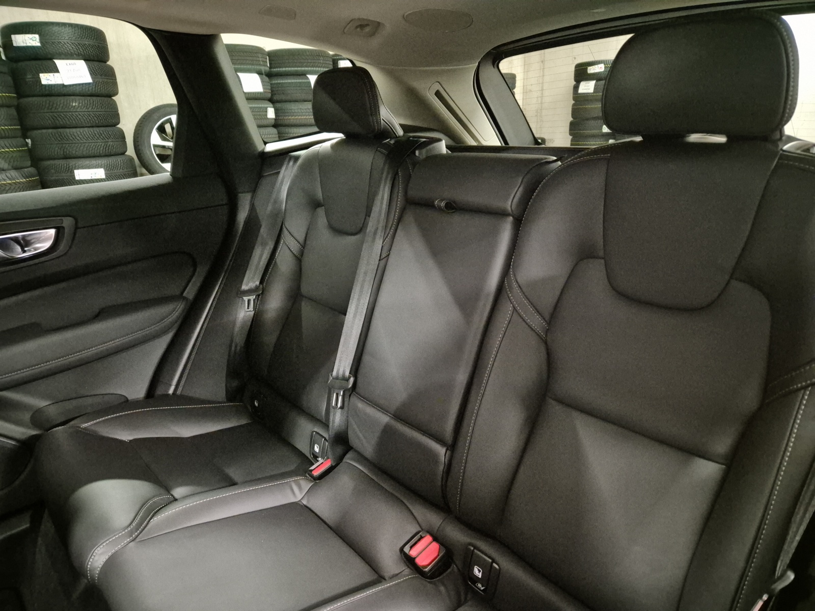 VOLVO XC60 2.0 T6 TE Plus Dark eAWD-image-15