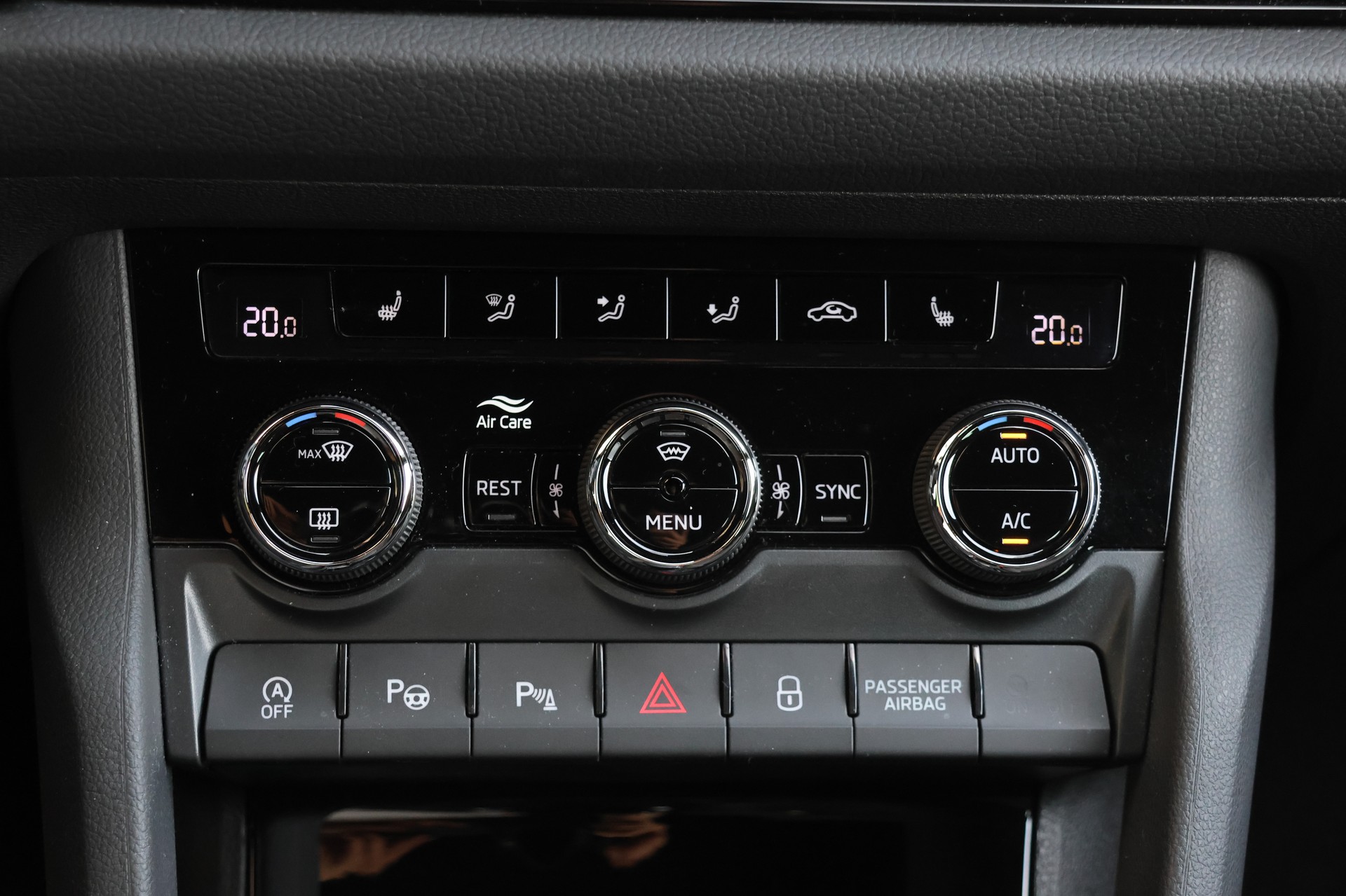SKODA Kodiaq 2.0 TSI 4x4 RS (CH)-image-16