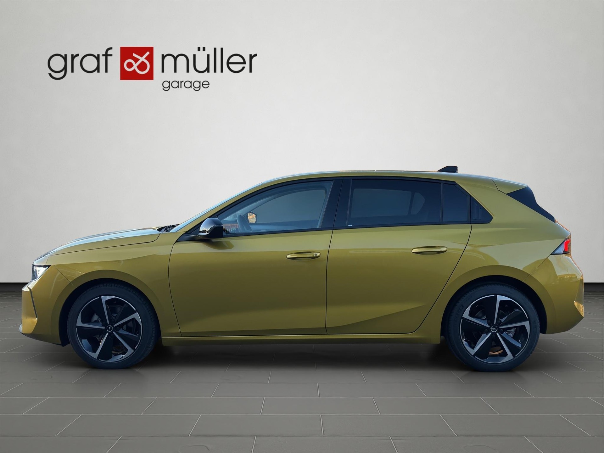 OPEL Astra 1.2 T 130 Edition-showroom-element-1