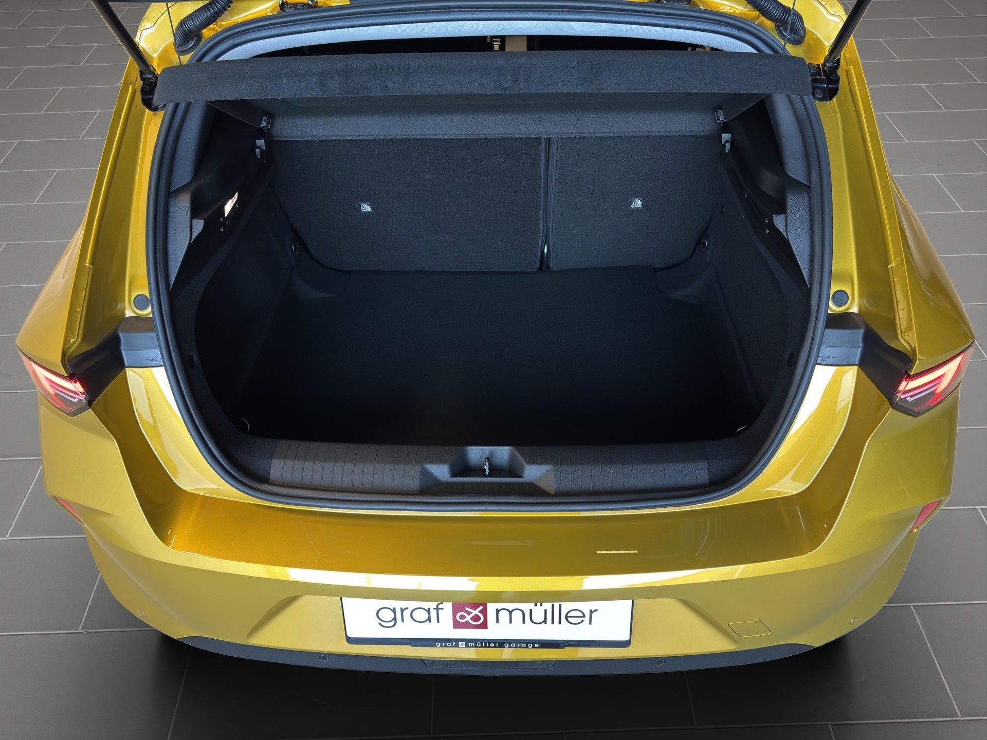 OPEL Astra 1.2 T 130 Edition-image-16