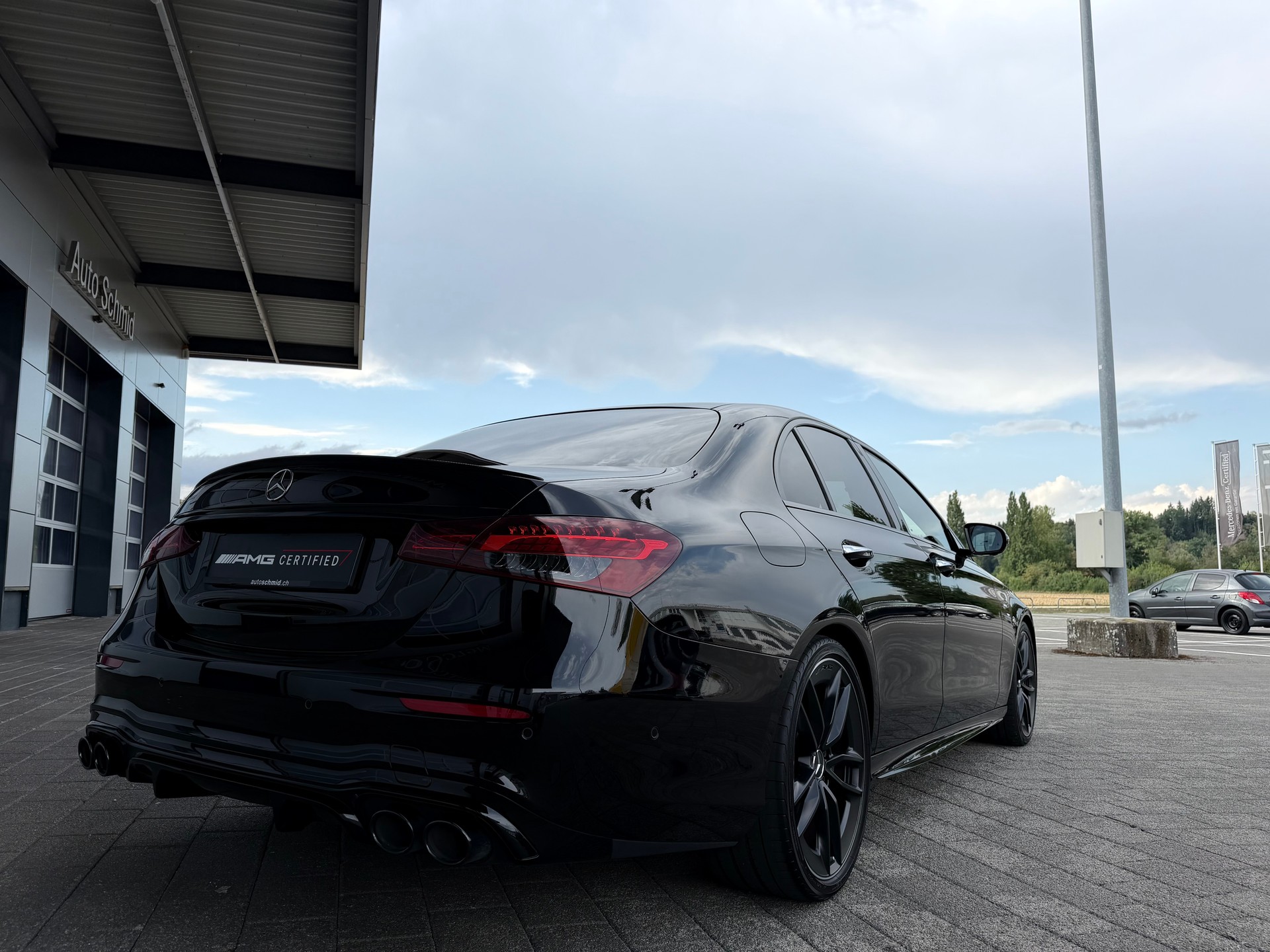 MERCEDES-BENZ AMG E 53 4Matic+ Speedshift 9G-TCT-showroom-element-1