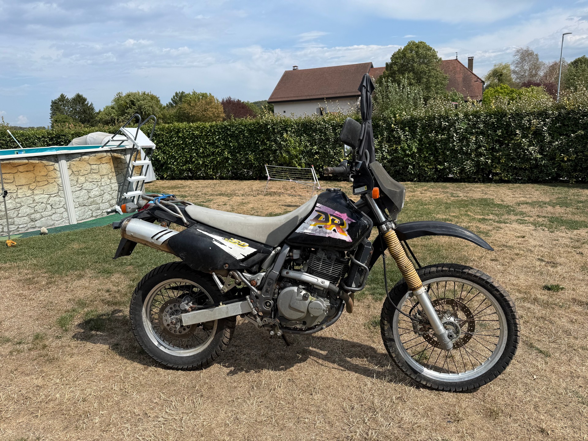 SUZUKI DR 650 SE