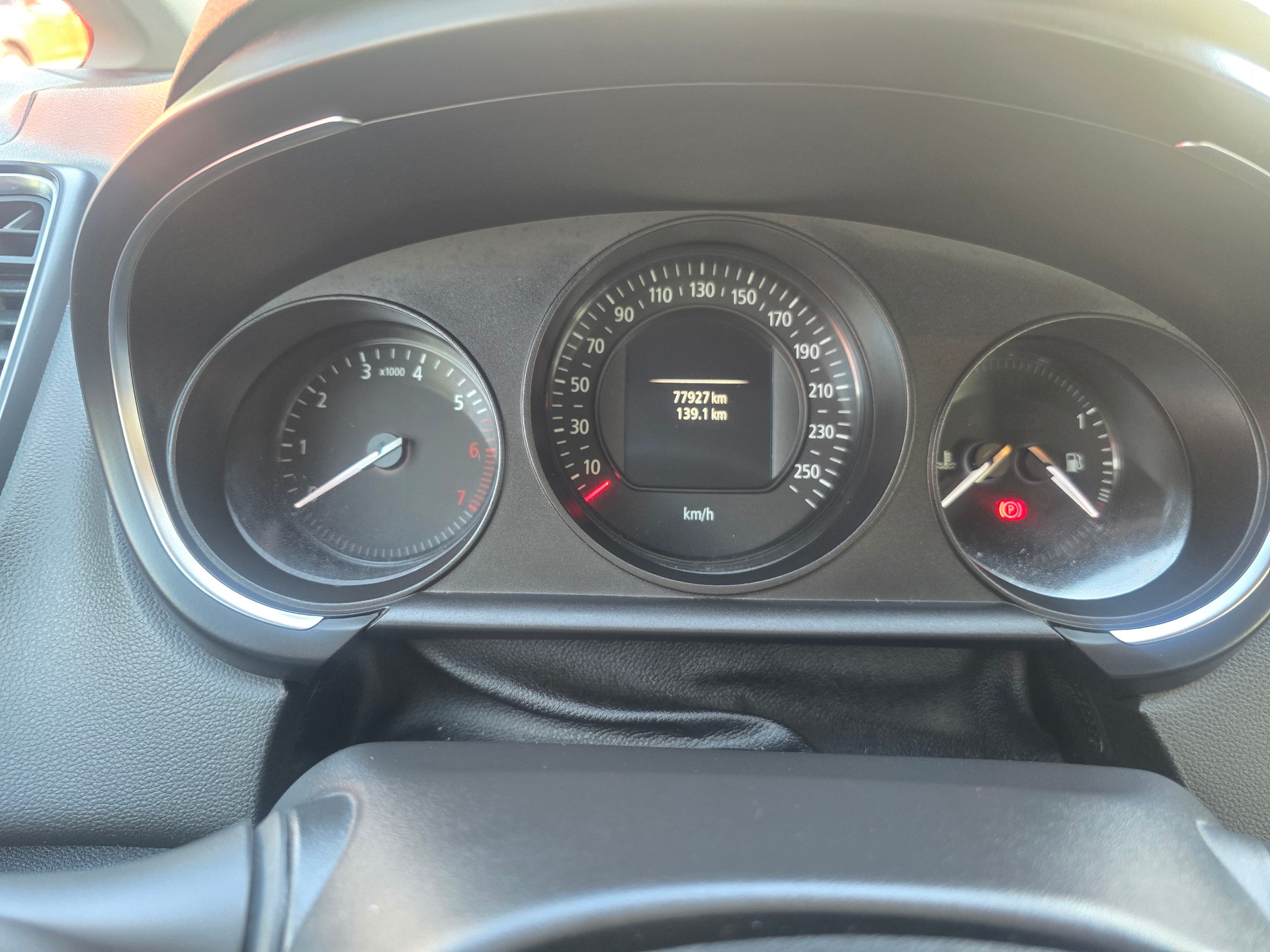 RENAULT Scénic 1.2 16V Turbo Life-image-18