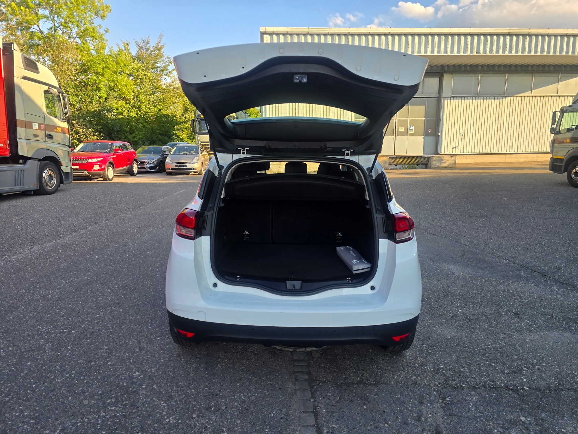 RENAULT Scénic 1.2 16V Turbo Life-image-6
