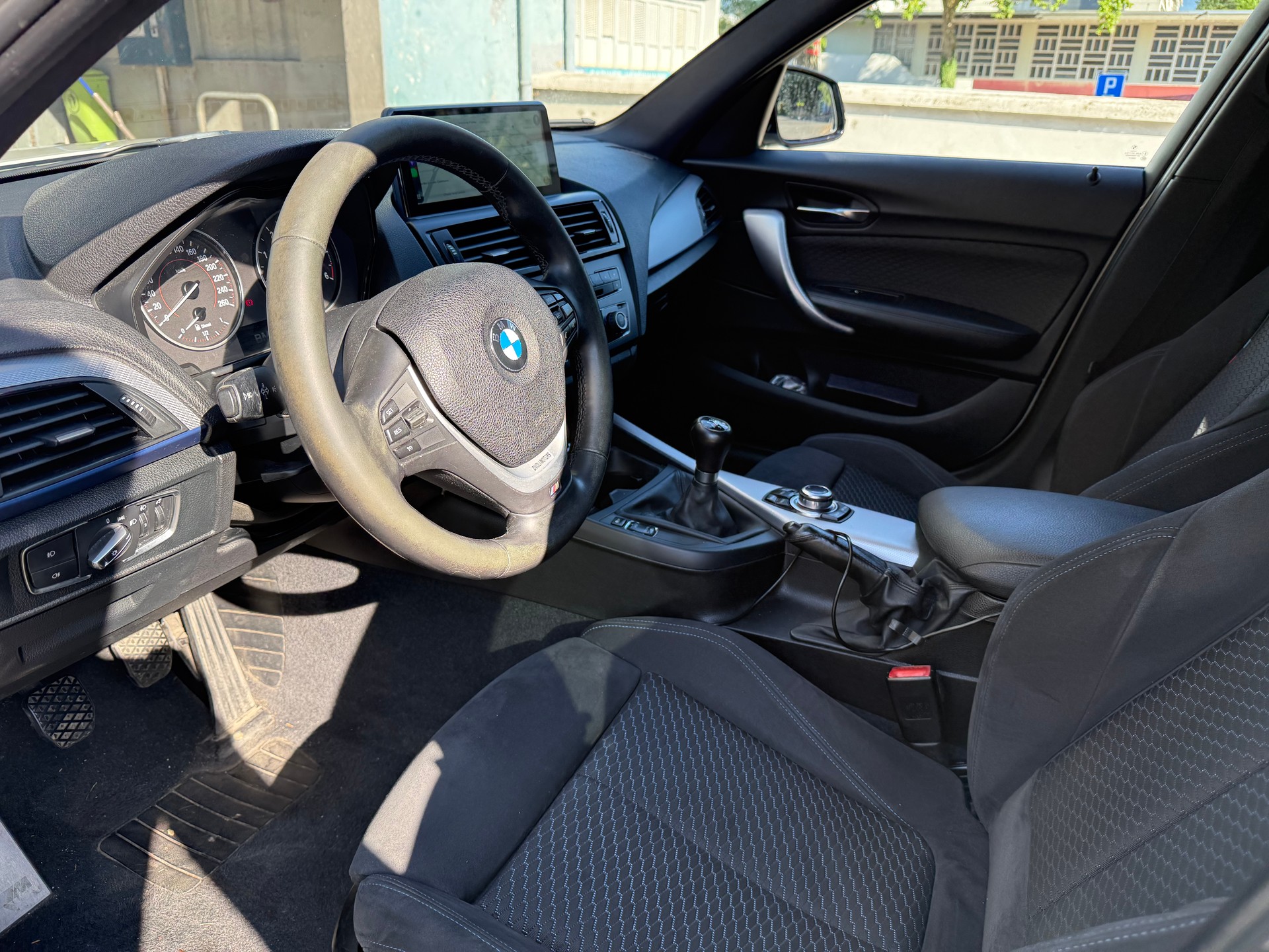 BMW 1-image-3