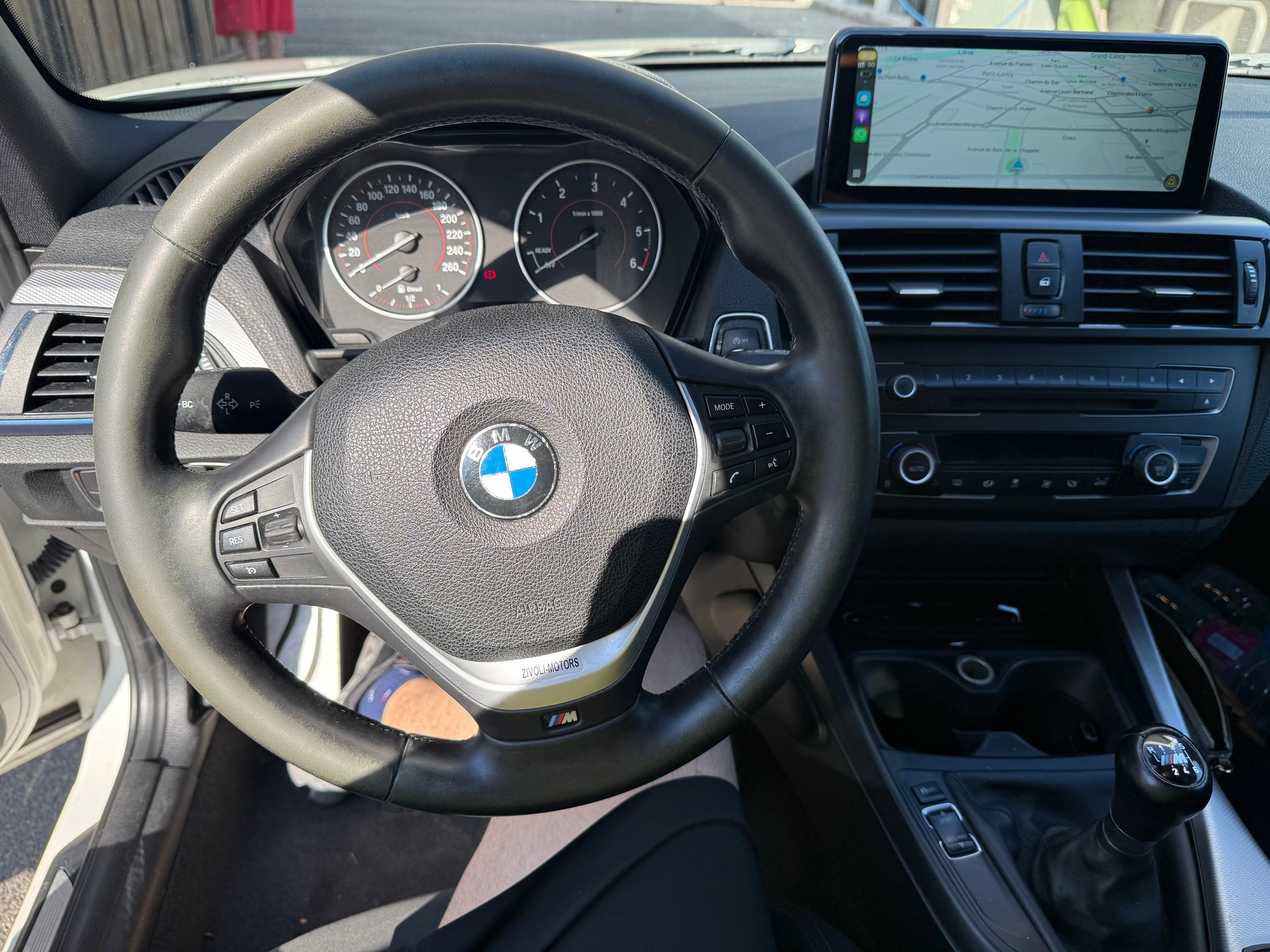 BMW 1-image-2