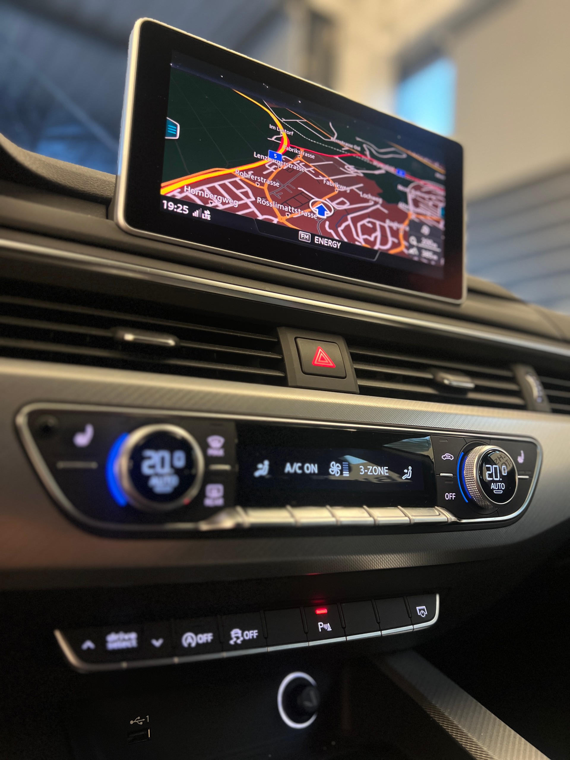 AUDI A5 Sportback 2.0 40 TDI Sport S-Tronic-image-14
