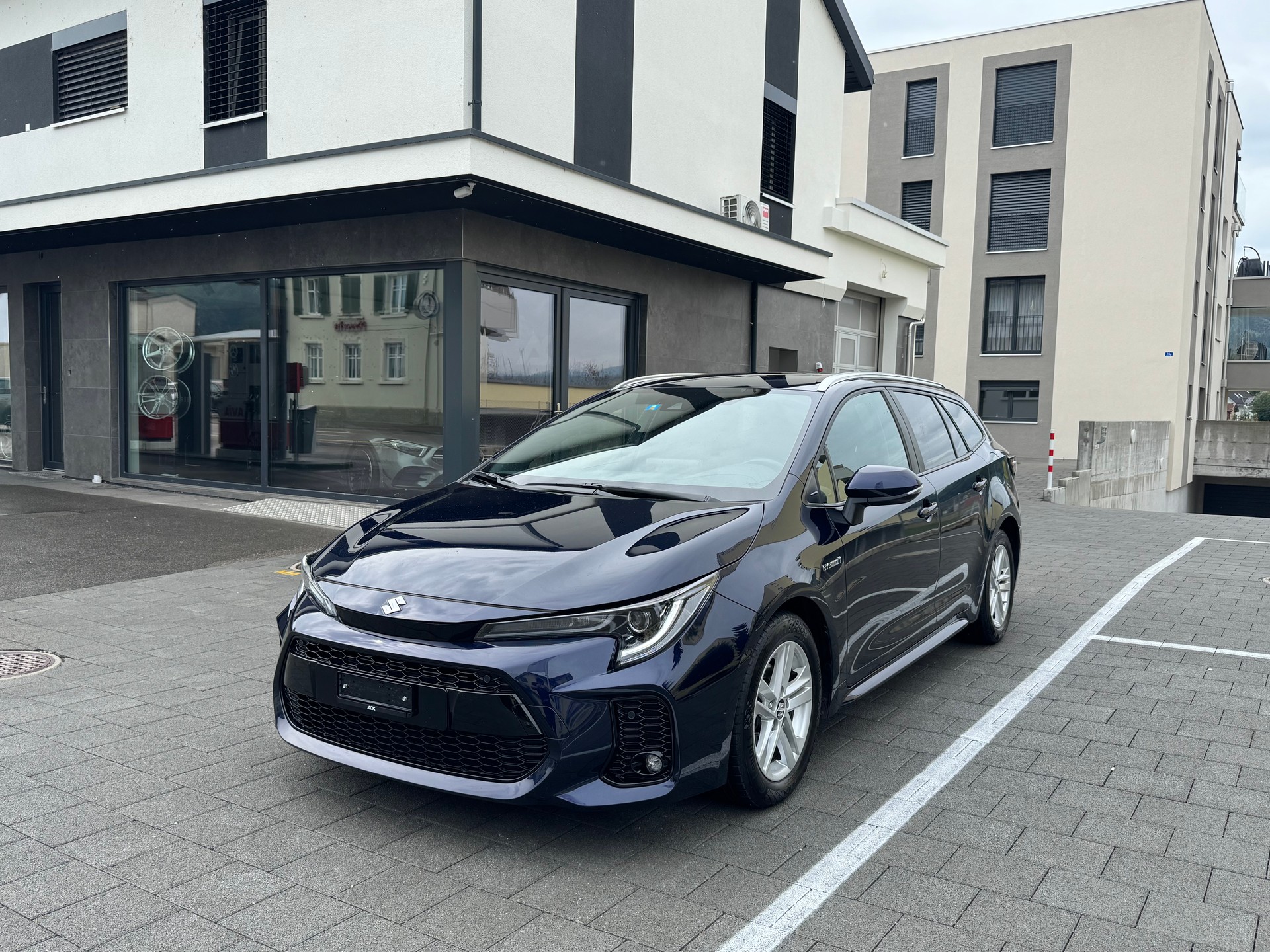 SUZUKI Swace 1.8 Hybrid Compact Top E-CVT
