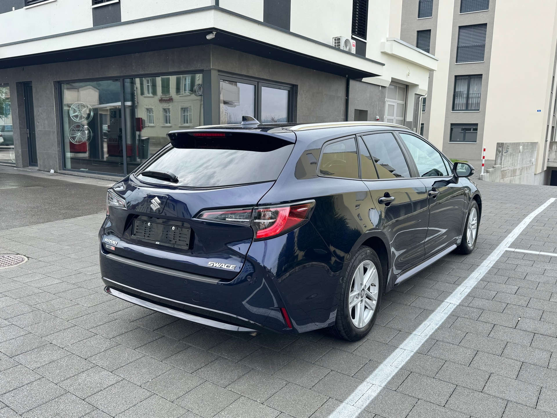 SUZUKI Swace 1.8 Hybrid Compact Top E-CVT-image-4
